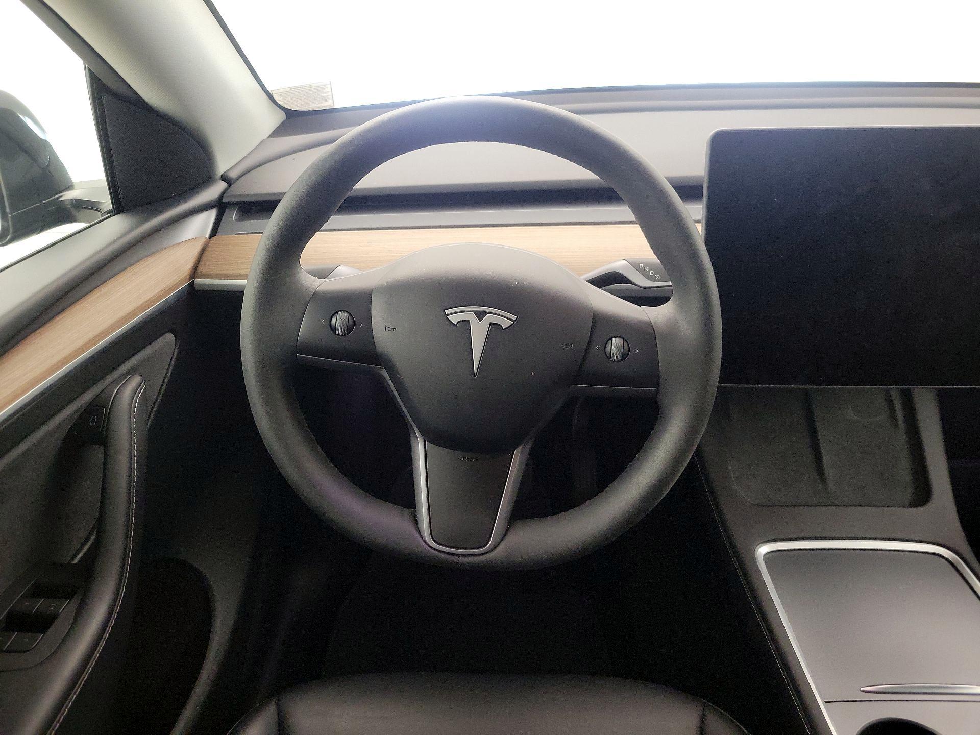 Thumbnail: 2025 Tesla Model Y - 10