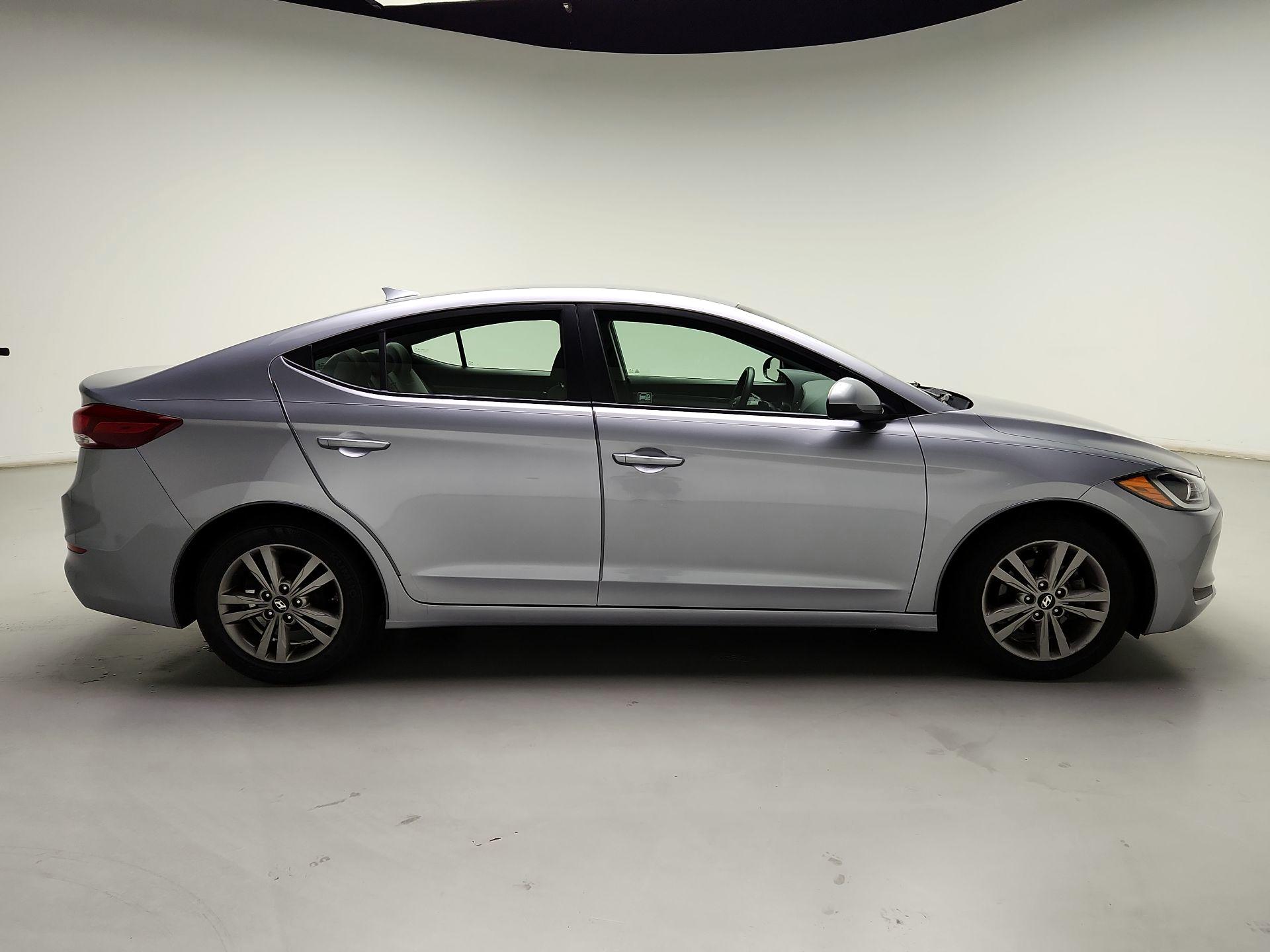 Thumbnail: 2017 Hyundai Elantra - 4