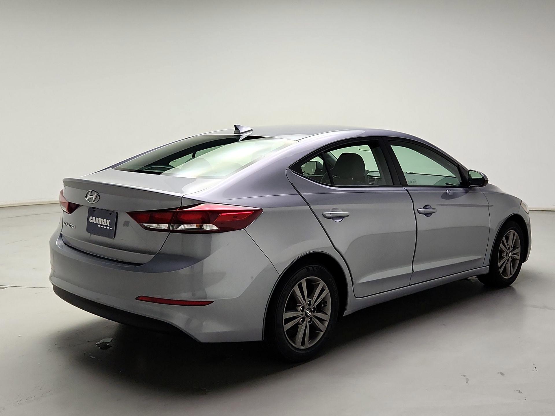 Thumbnail: 2017 Hyundai Elantra - 5