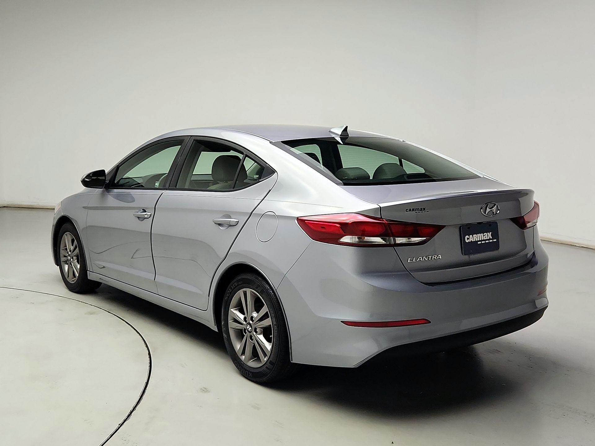 Thumbnail: 2017 Hyundai Elantra - 7