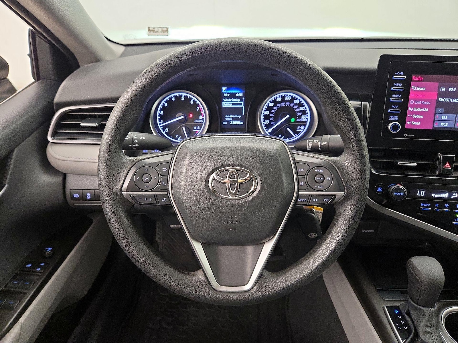 2023 Toyota Camry LE - Photo 11