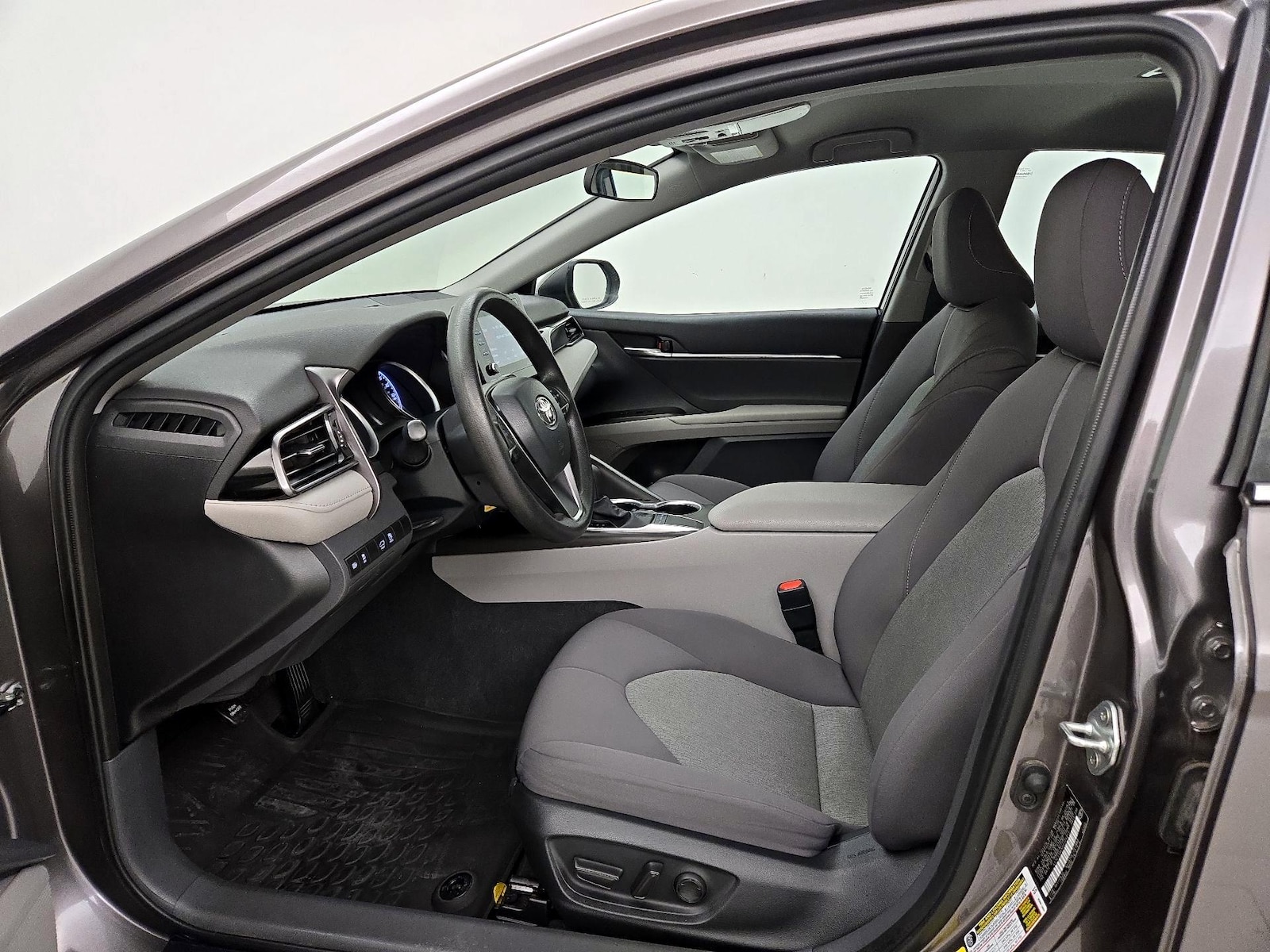 2023 Toyota Camry LE - Photo 12