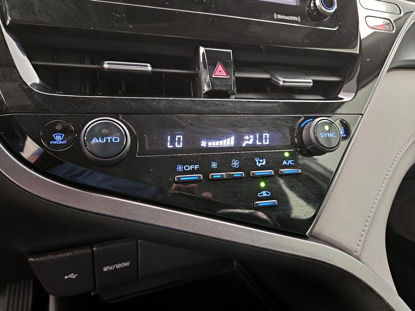 2023 Toyota Camry LE - Photo 17