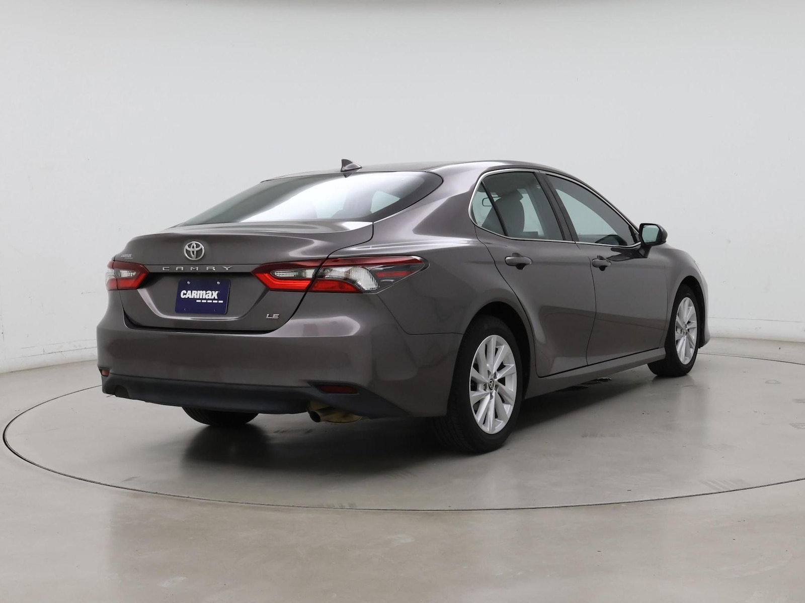 2023 Toyota Camry LE - Photo 9
