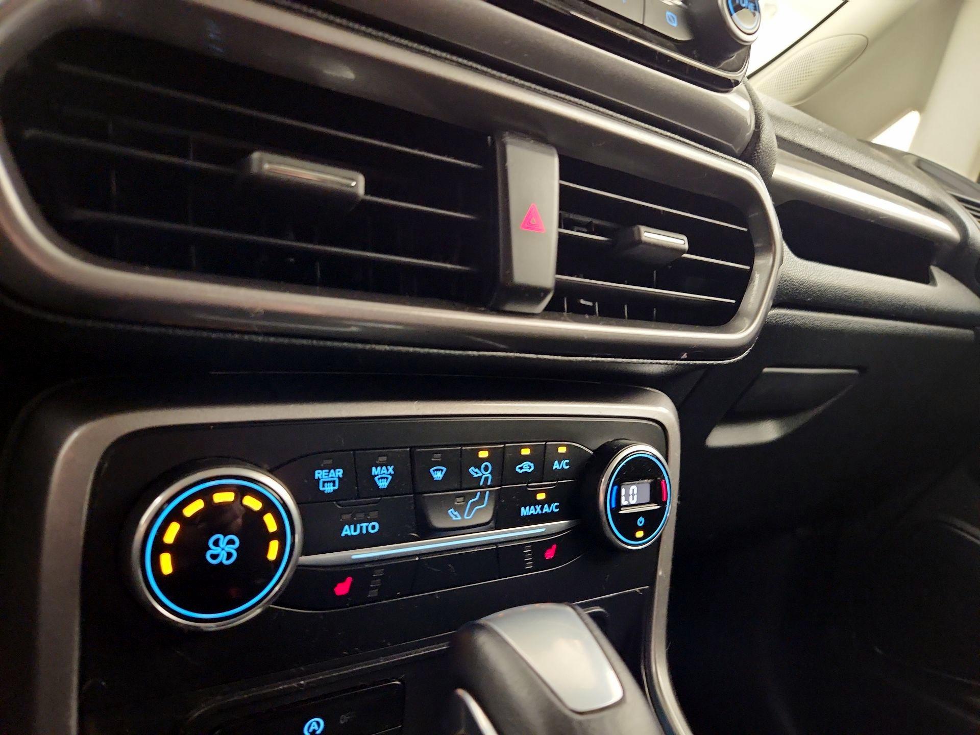 Thumbnail: 2019 Ford EcoSport - 16