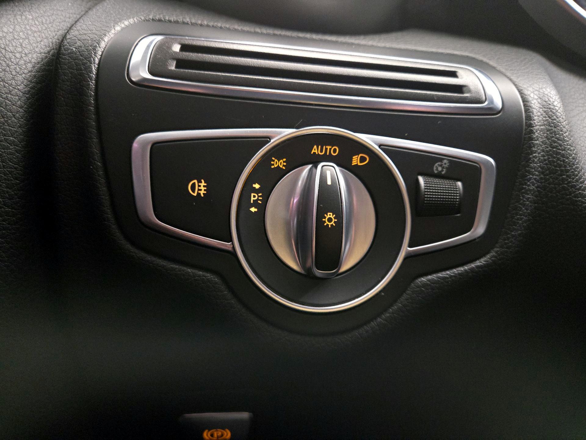 Thumbnail: 2019 Mercedes-Benz C-Class - 13