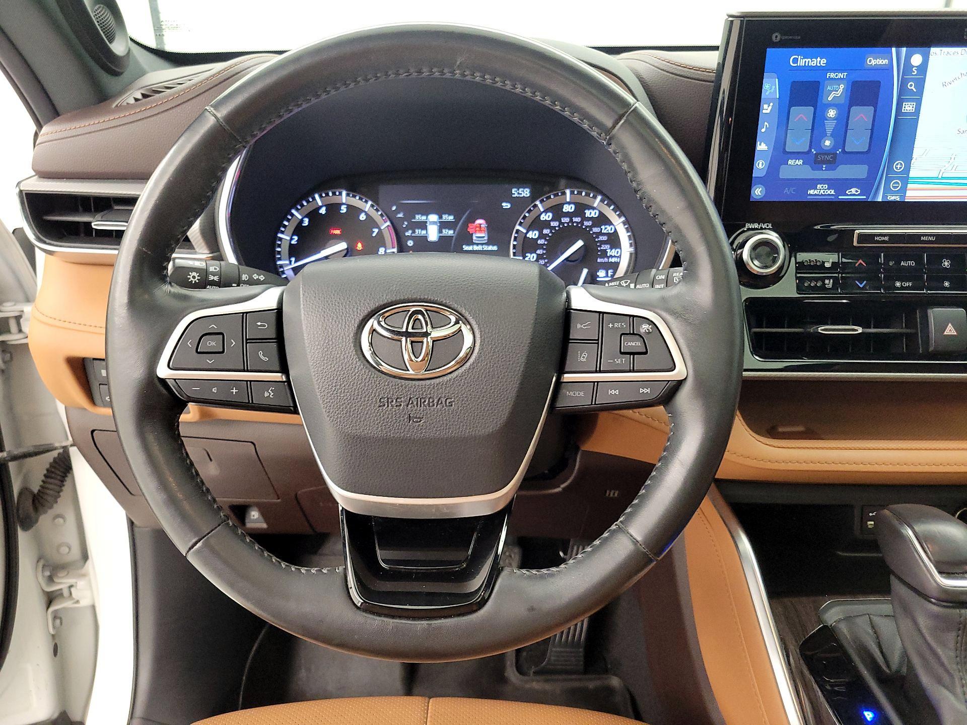 Thumbnail: 2022 Toyota Highlander - 10