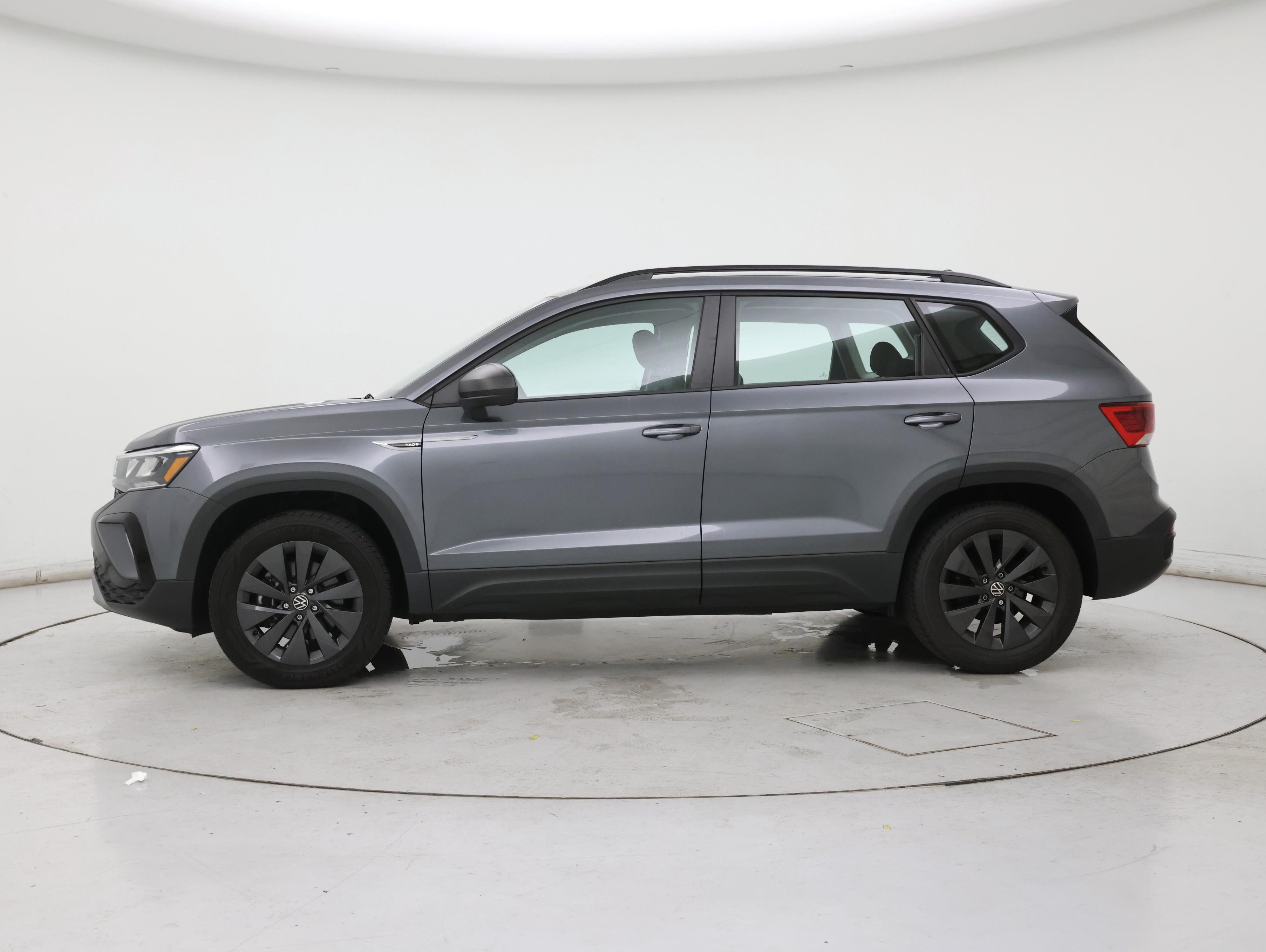 Thumbnail: 2022 Volkswagen Taos - 3