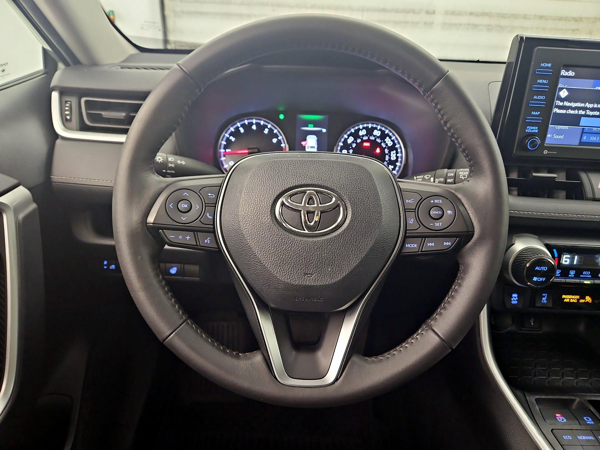 Thumbnail: 2022 Toyota RAV4 - 10
