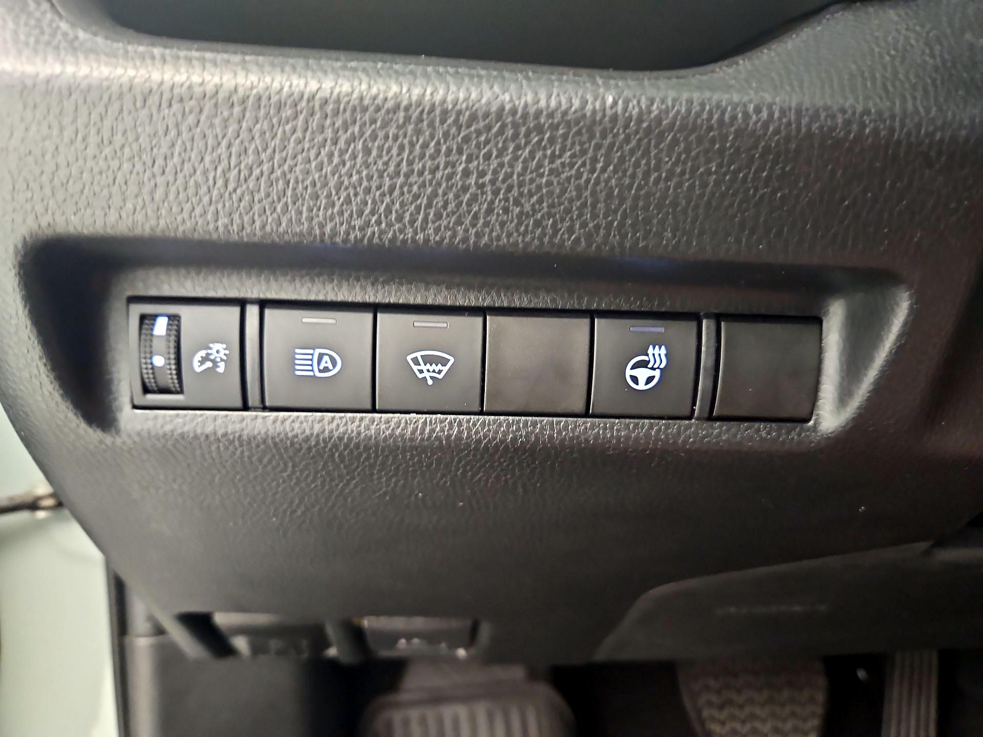 Thumbnail: 2022 Toyota RAV4 - 13