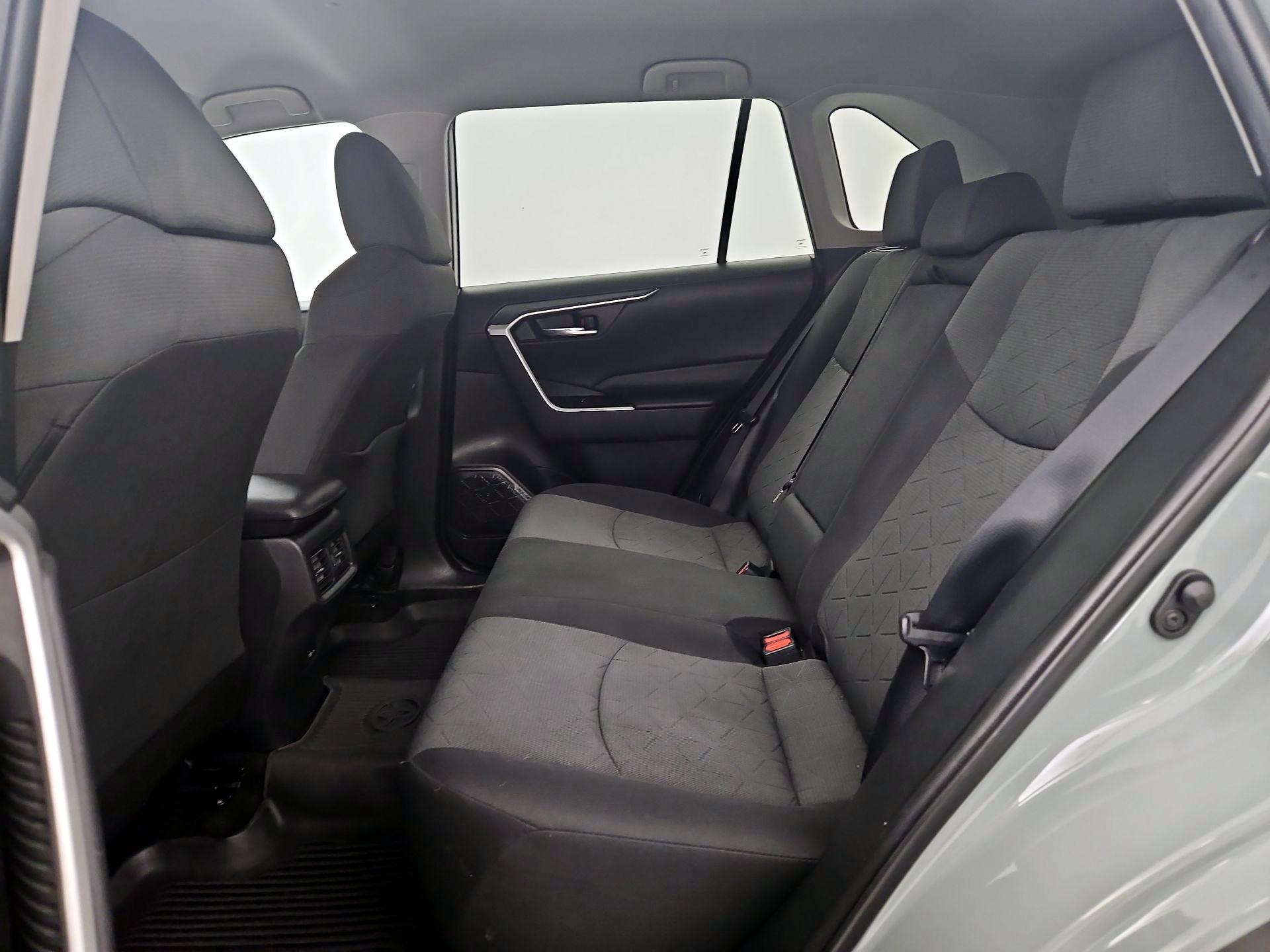Thumbnail: 2022 Toyota RAV4 - 19