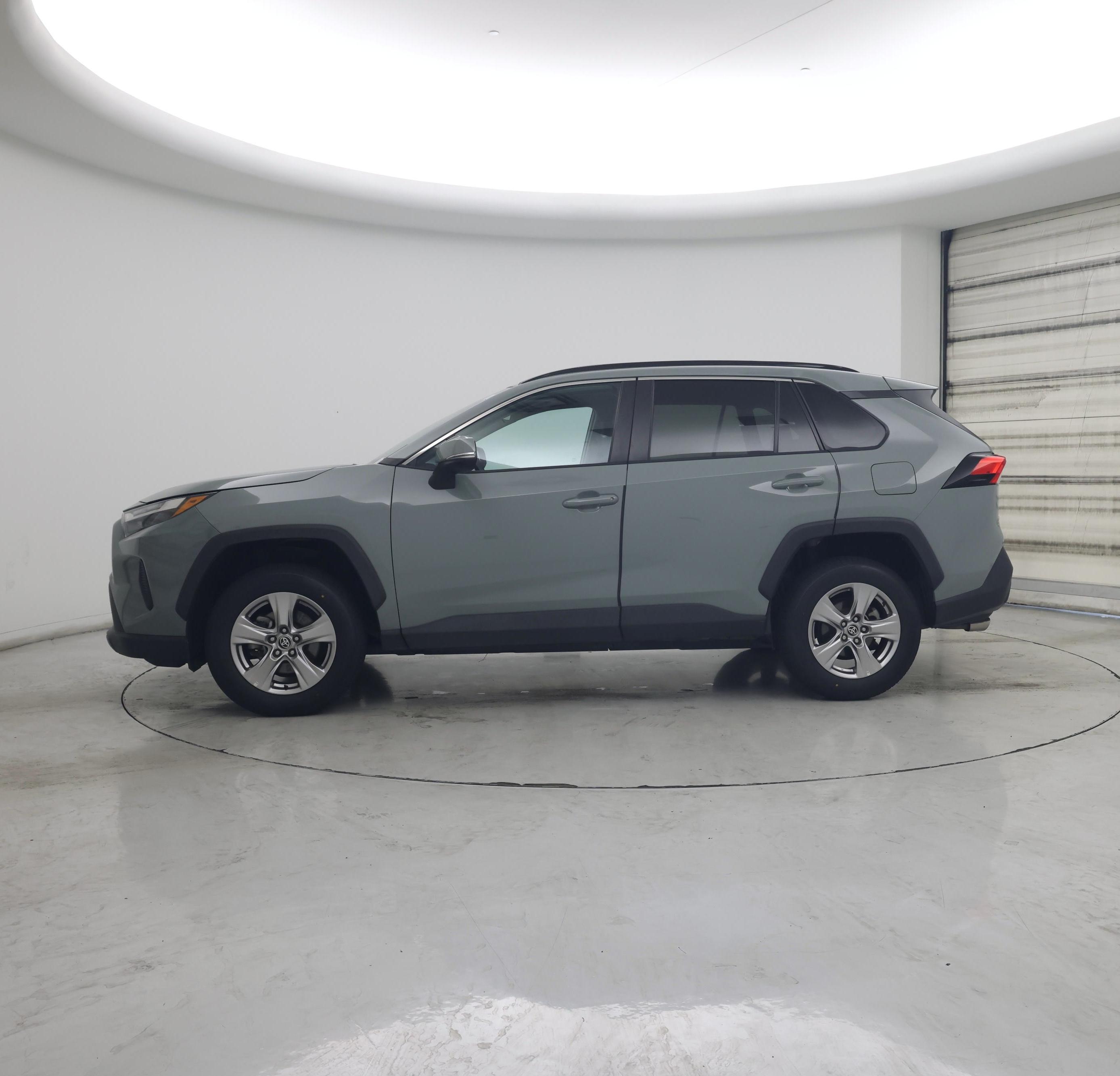 Thumbnail: 2022 Toyota RAV4 - 3