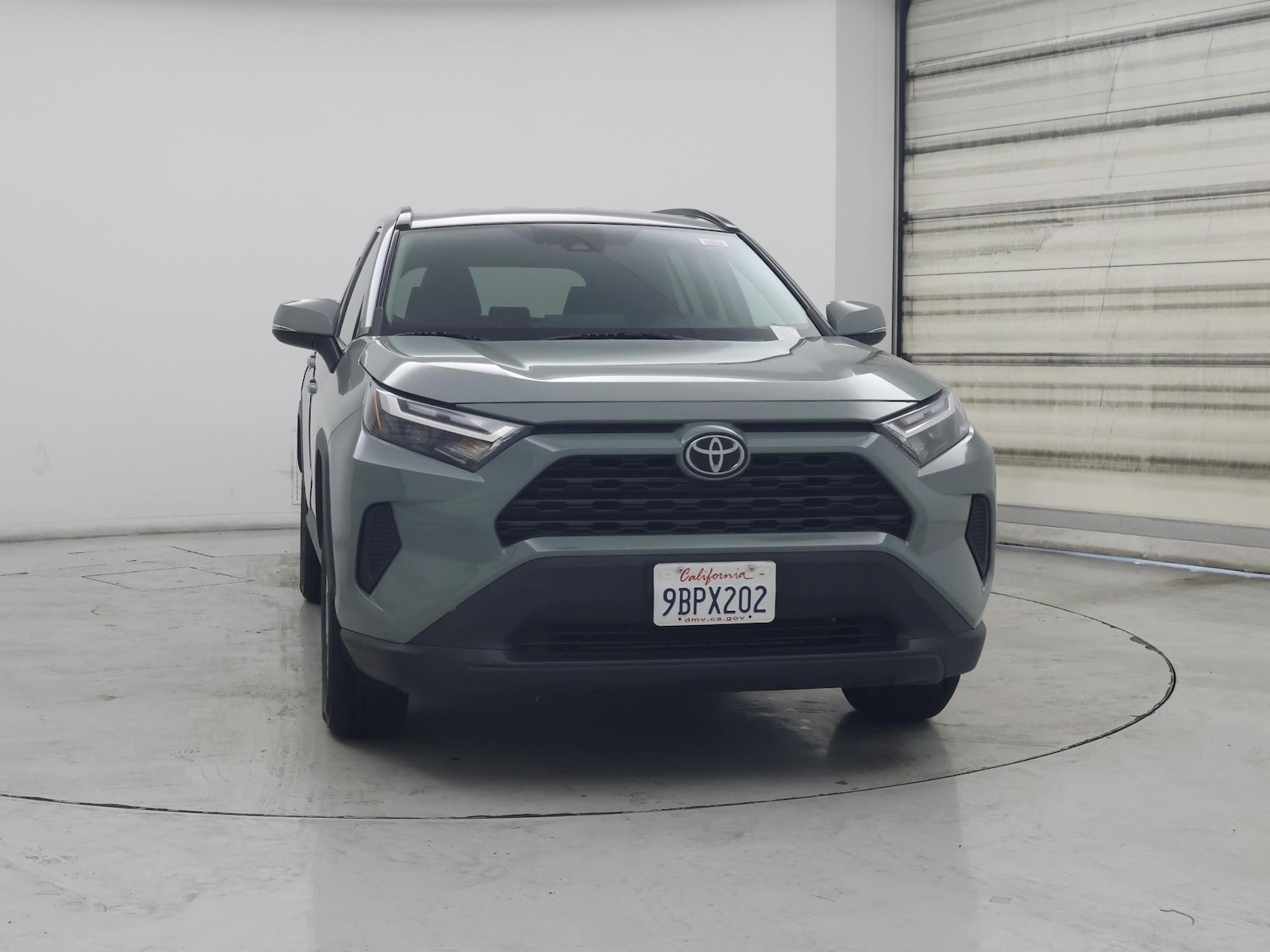 2022 Toyota RAV4 XLE - Photo 6