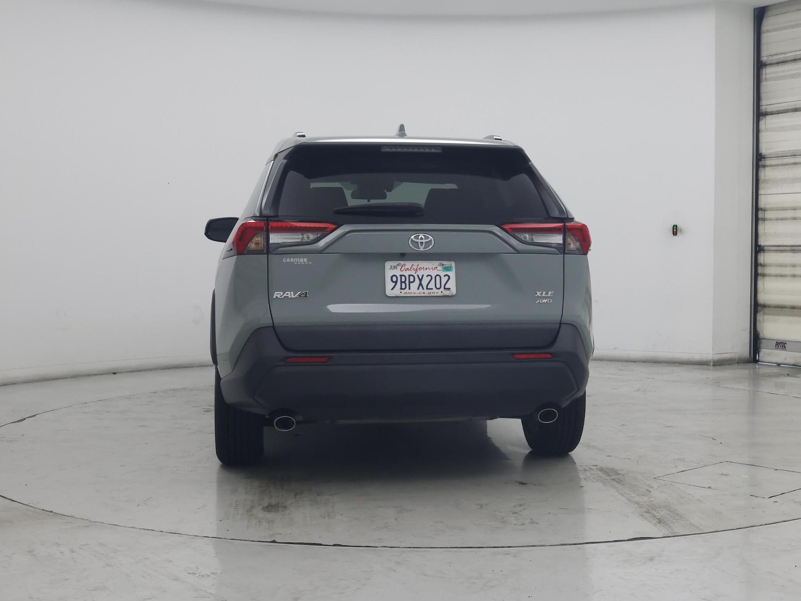 2022 Toyota RAV4 XLE - Photo 7