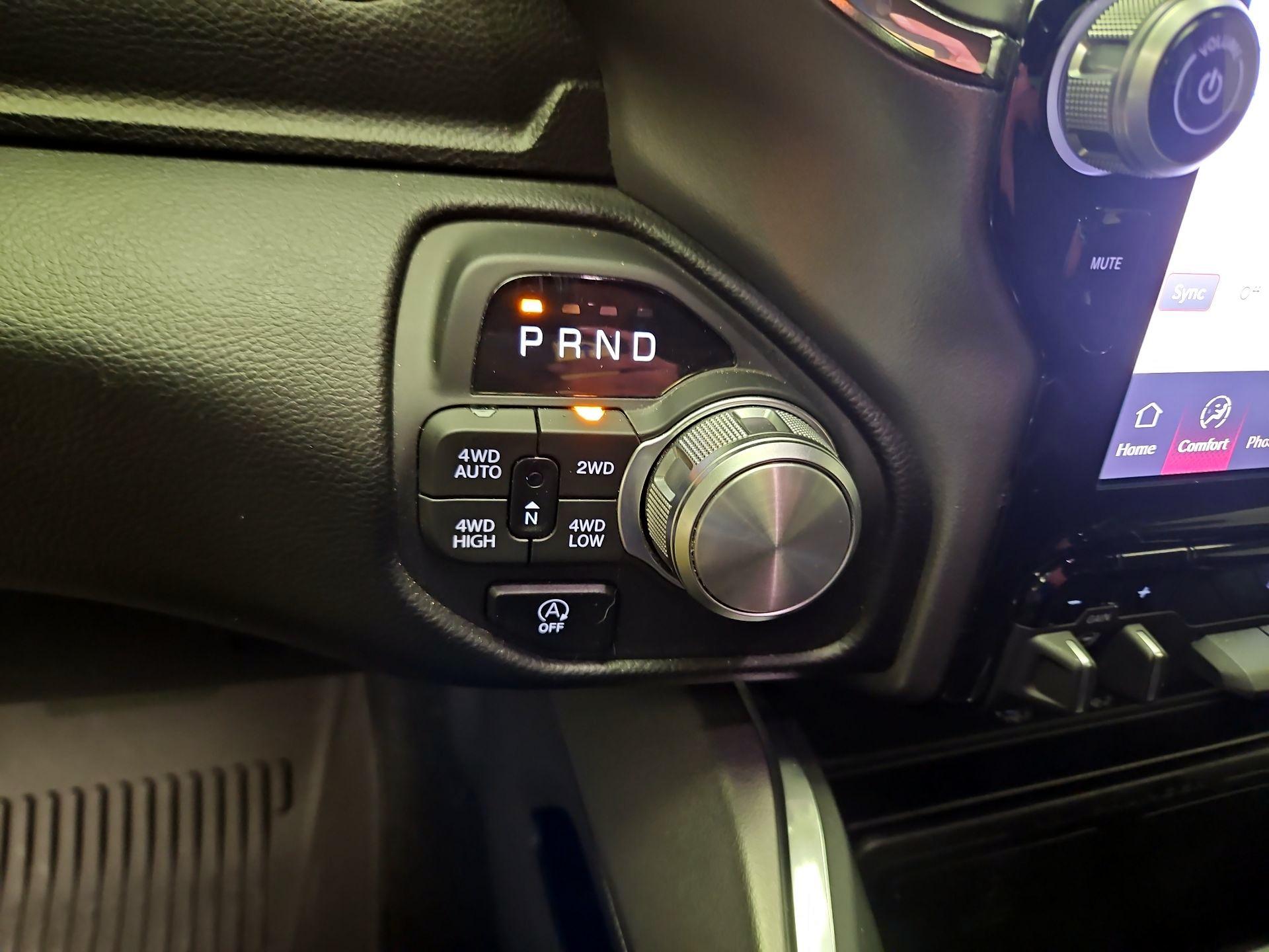 Thumbnail: 2025 RAM 1500 - 18