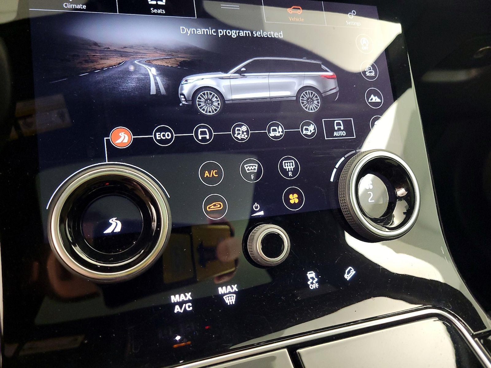 2019 Land Rover Range Rover Velar SE - Photo 18