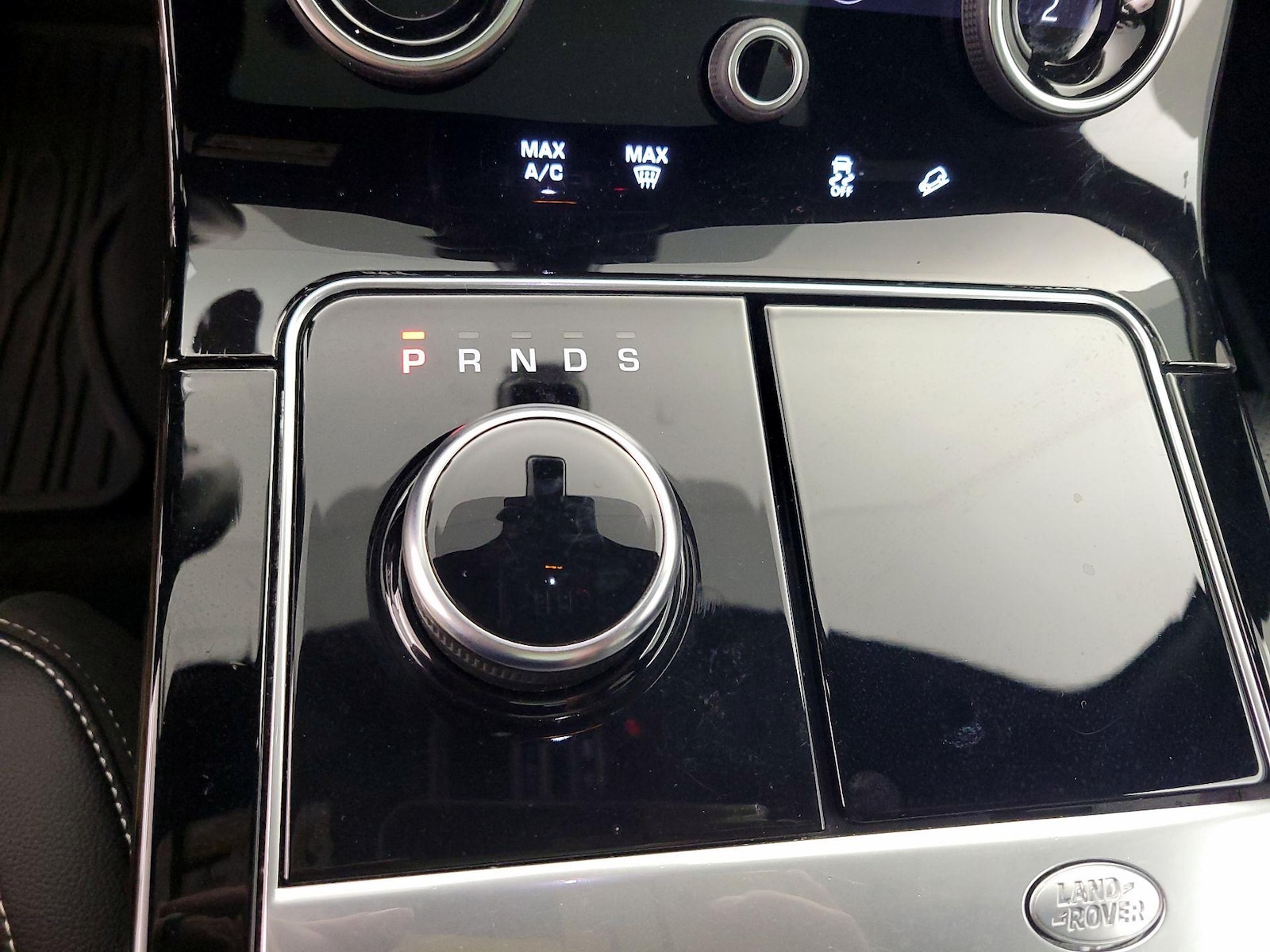 2019 Land Rover Range Rover Velar SE - Photo 19