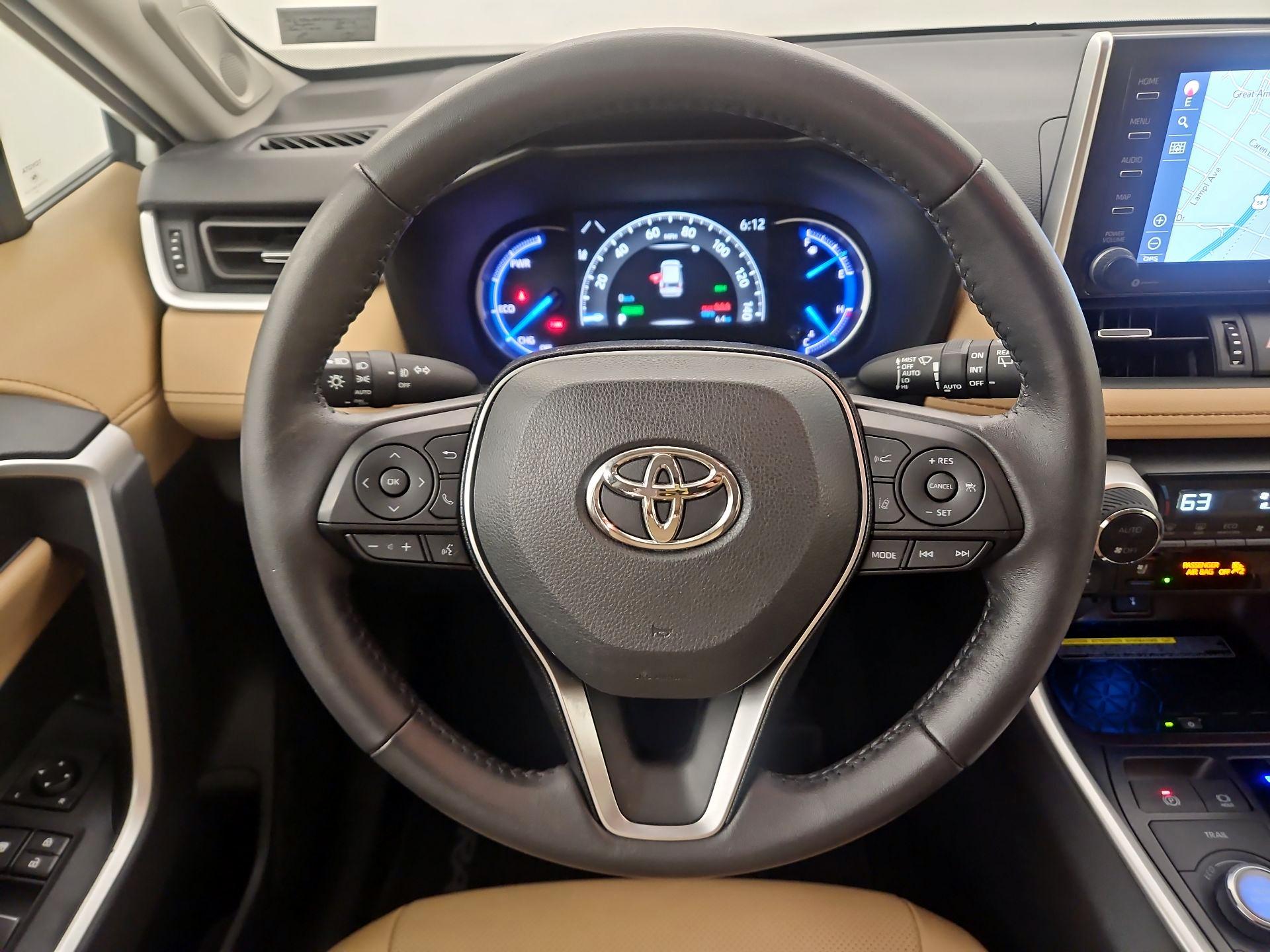 Thumbnail: 2020 Toyota RAV4 - 10