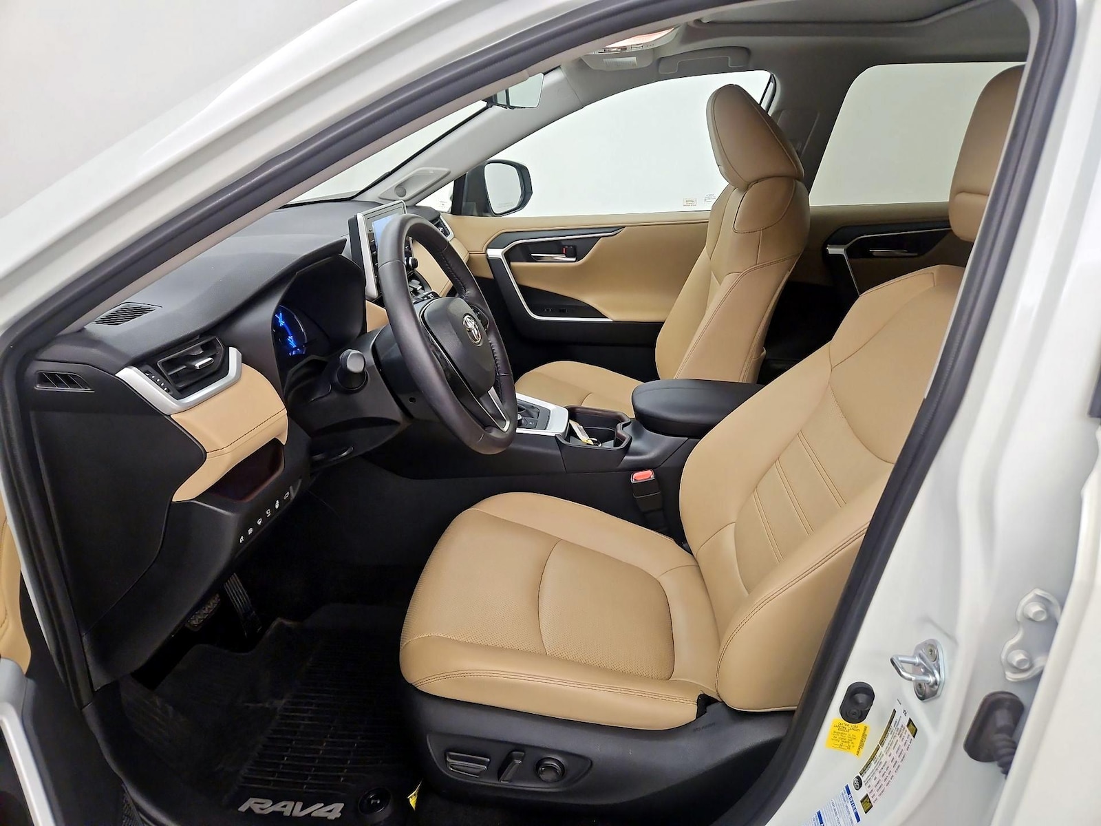 2020 Toyota RAV4 Limited - Photo 12