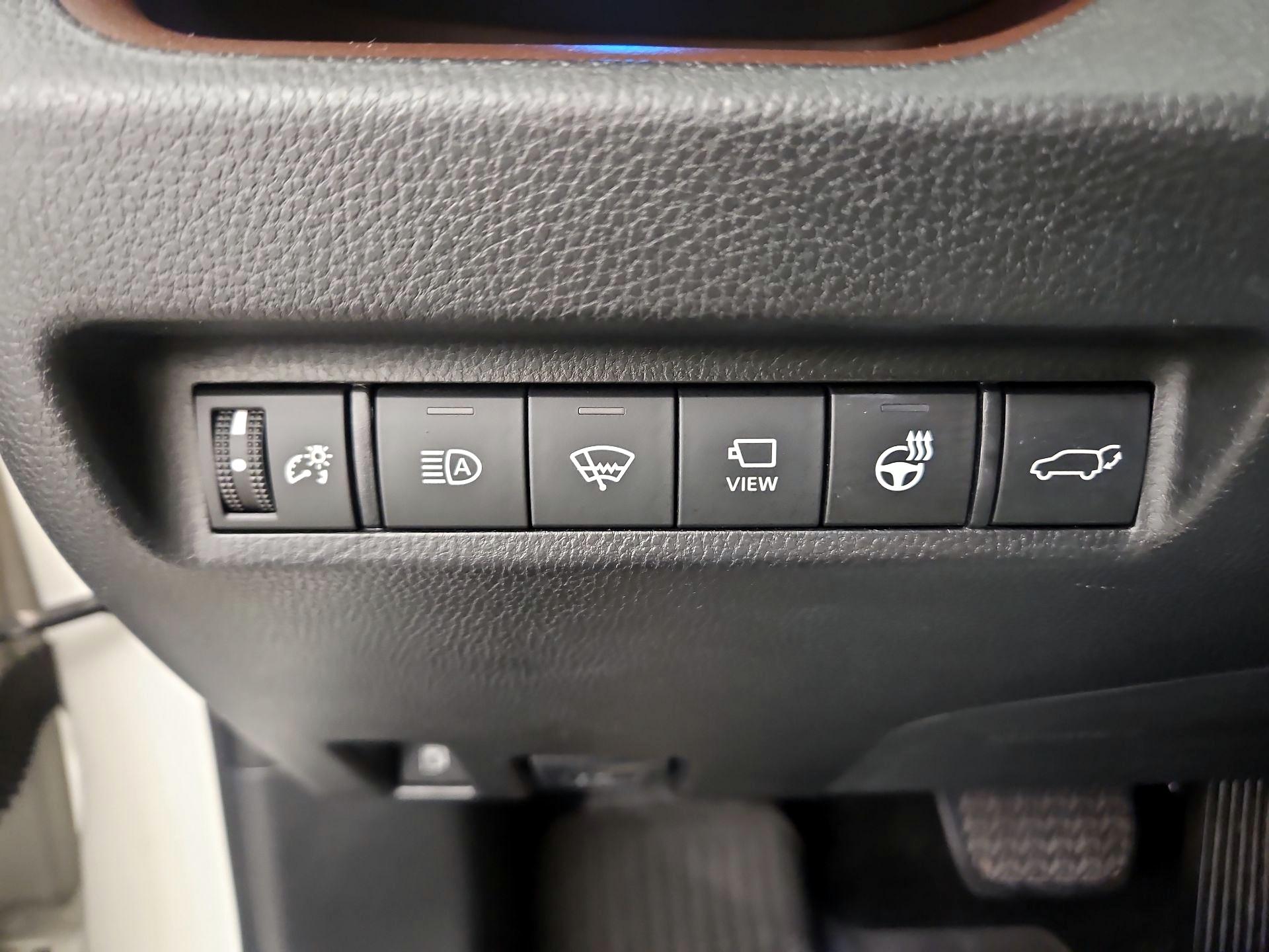 Thumbnail: 2020 Toyota RAV4 - 13