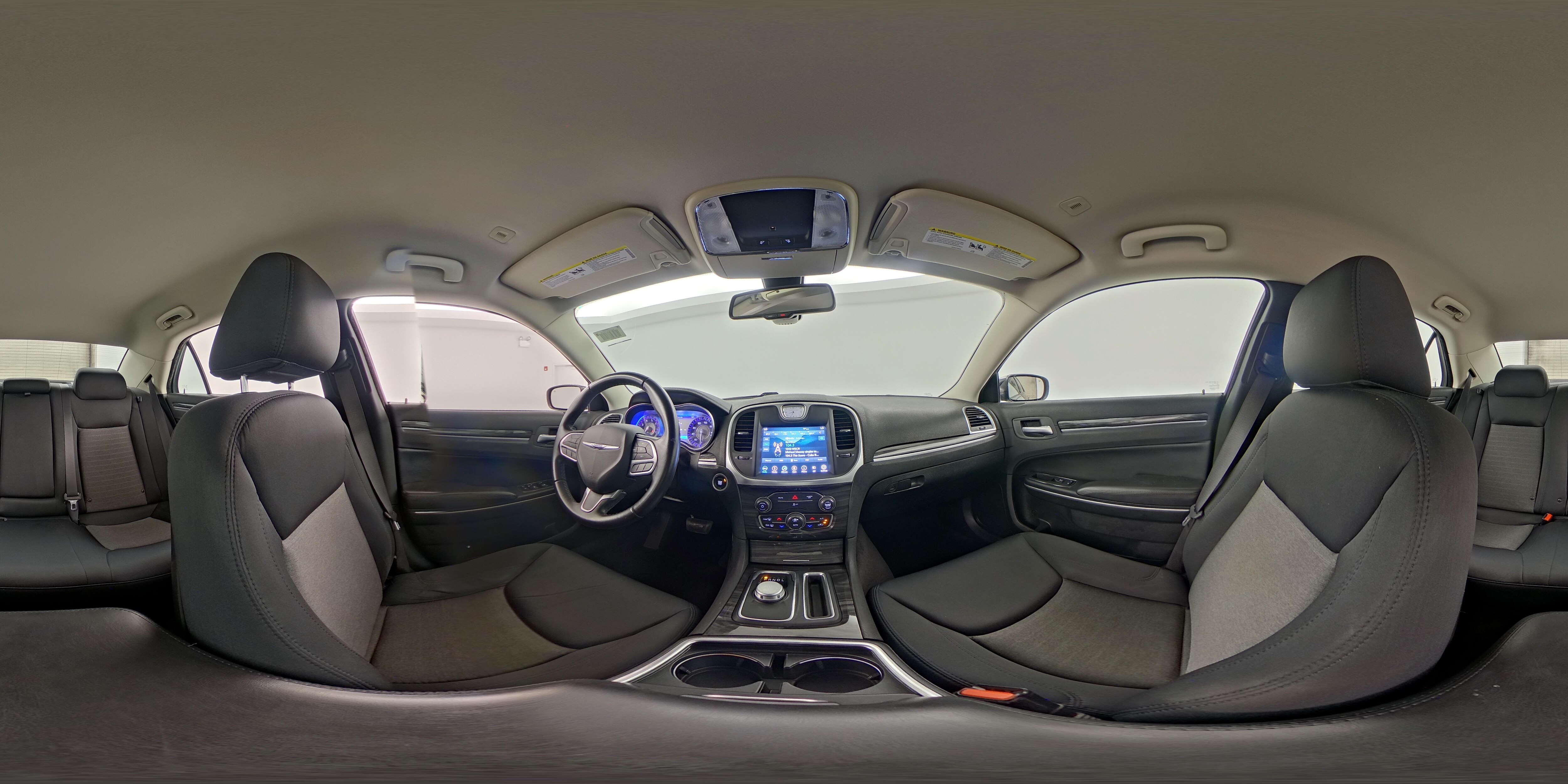 2018 Chrysler 300 Touring - Photo 22