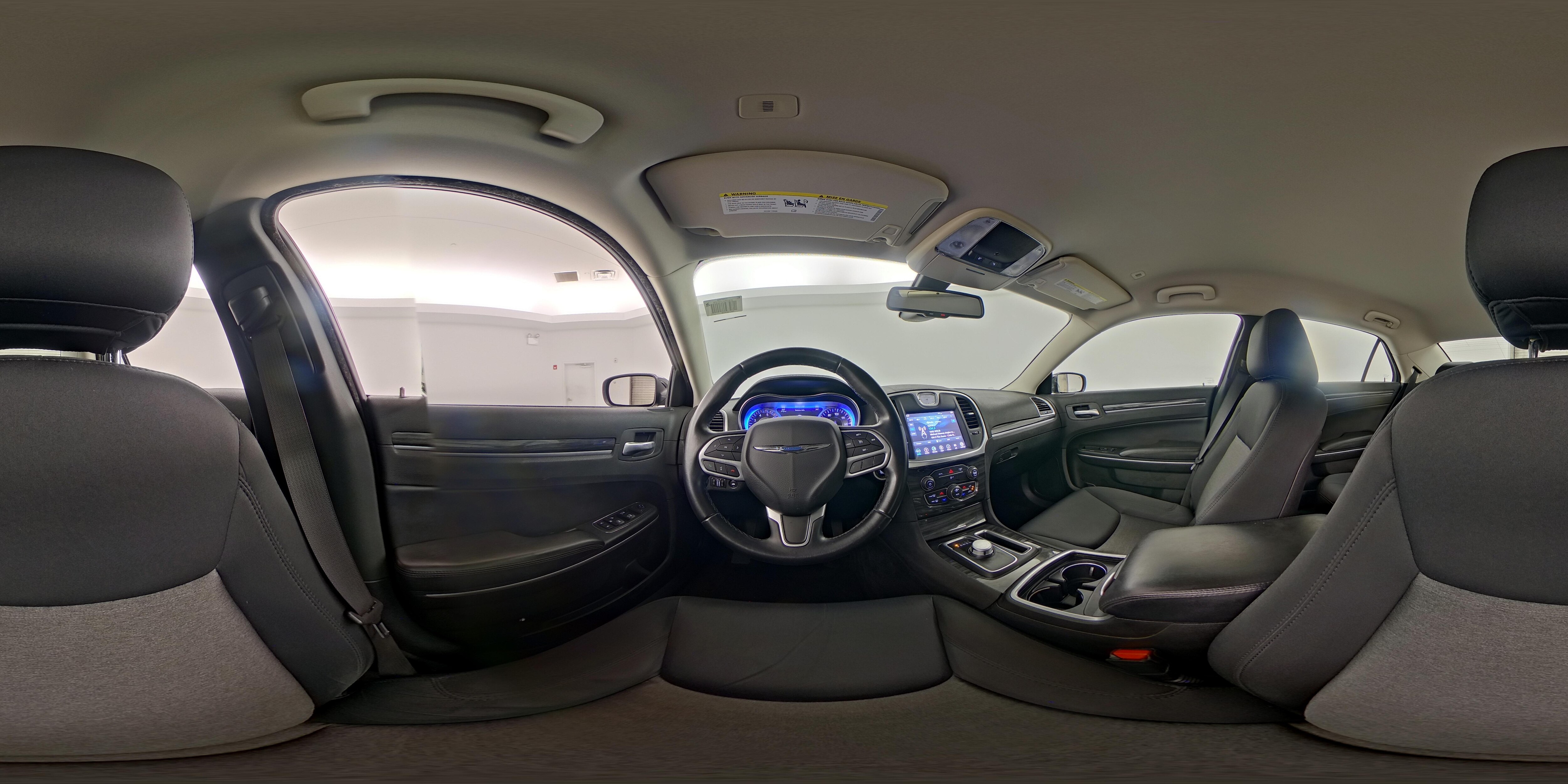 2018 Chrysler 300 Touring - Photo 24