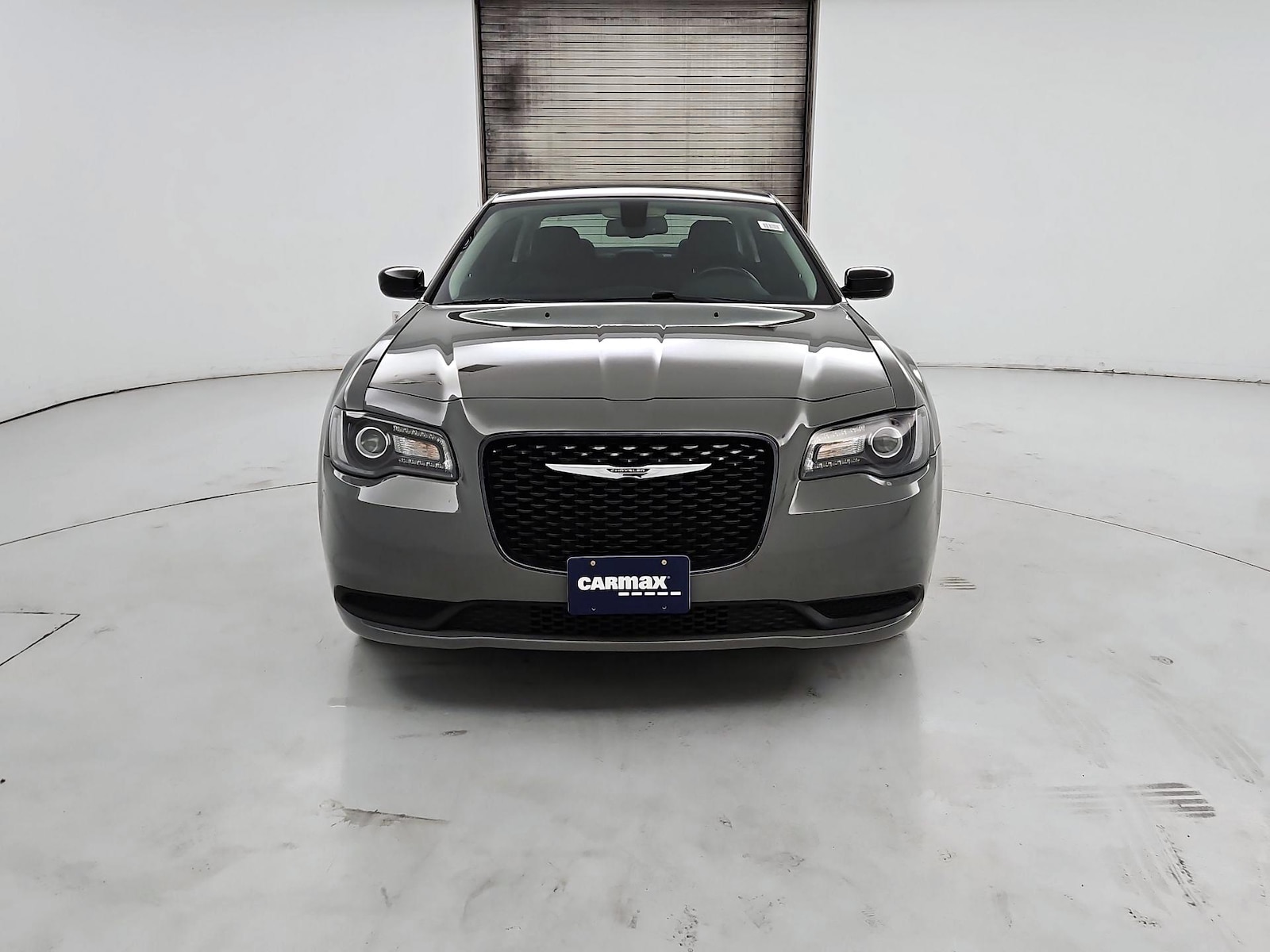 2018 Chrysler 300 Touring - Photo 2