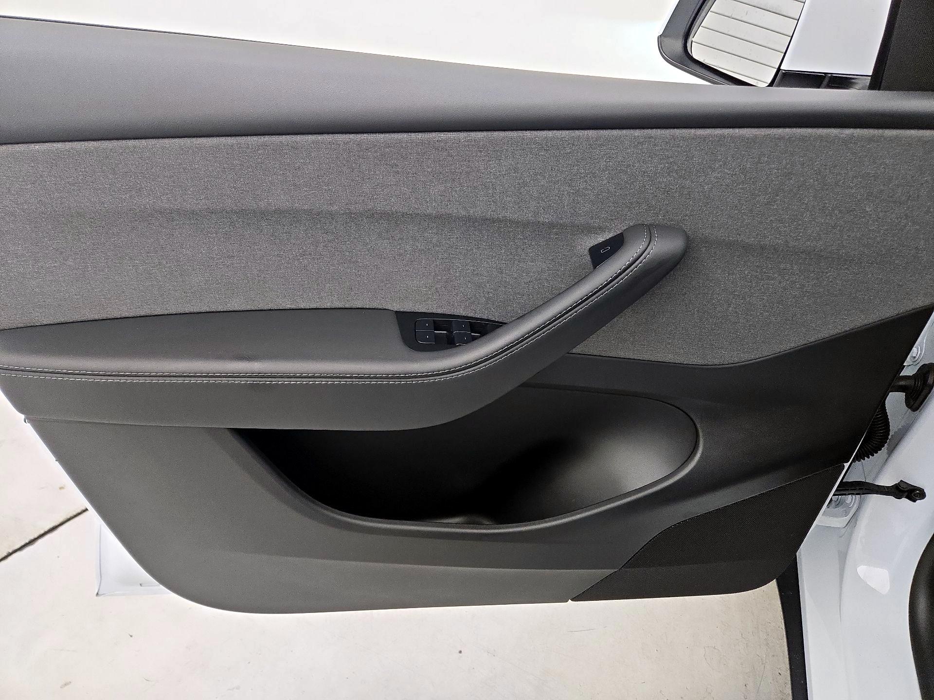 Thumbnail: 2026 Tesla Model Y - 12