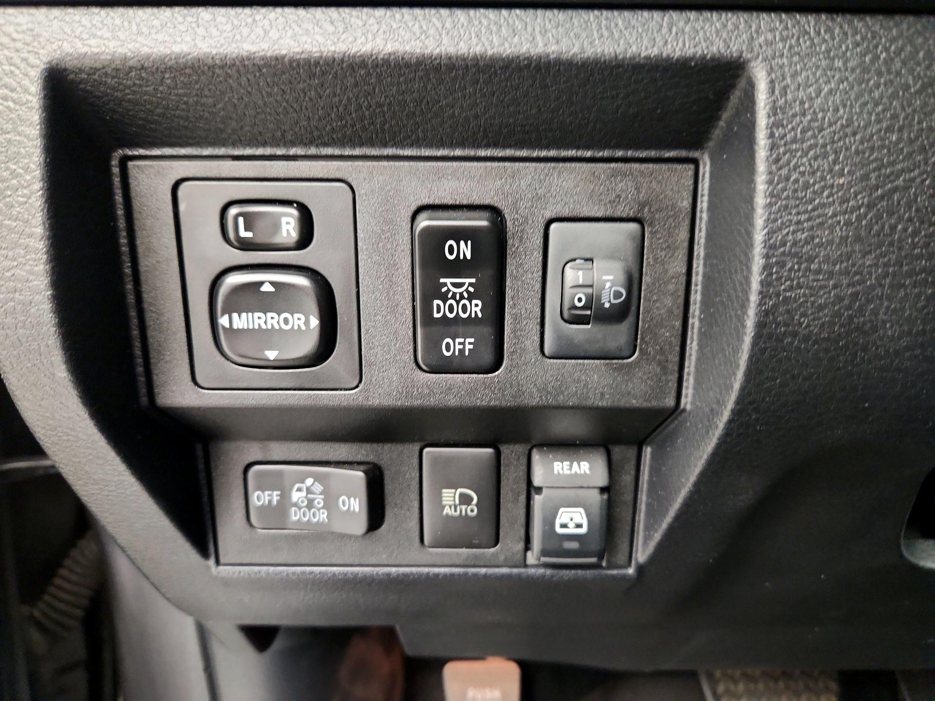 Thumbnail: 2018 Toyota Tundra - 13