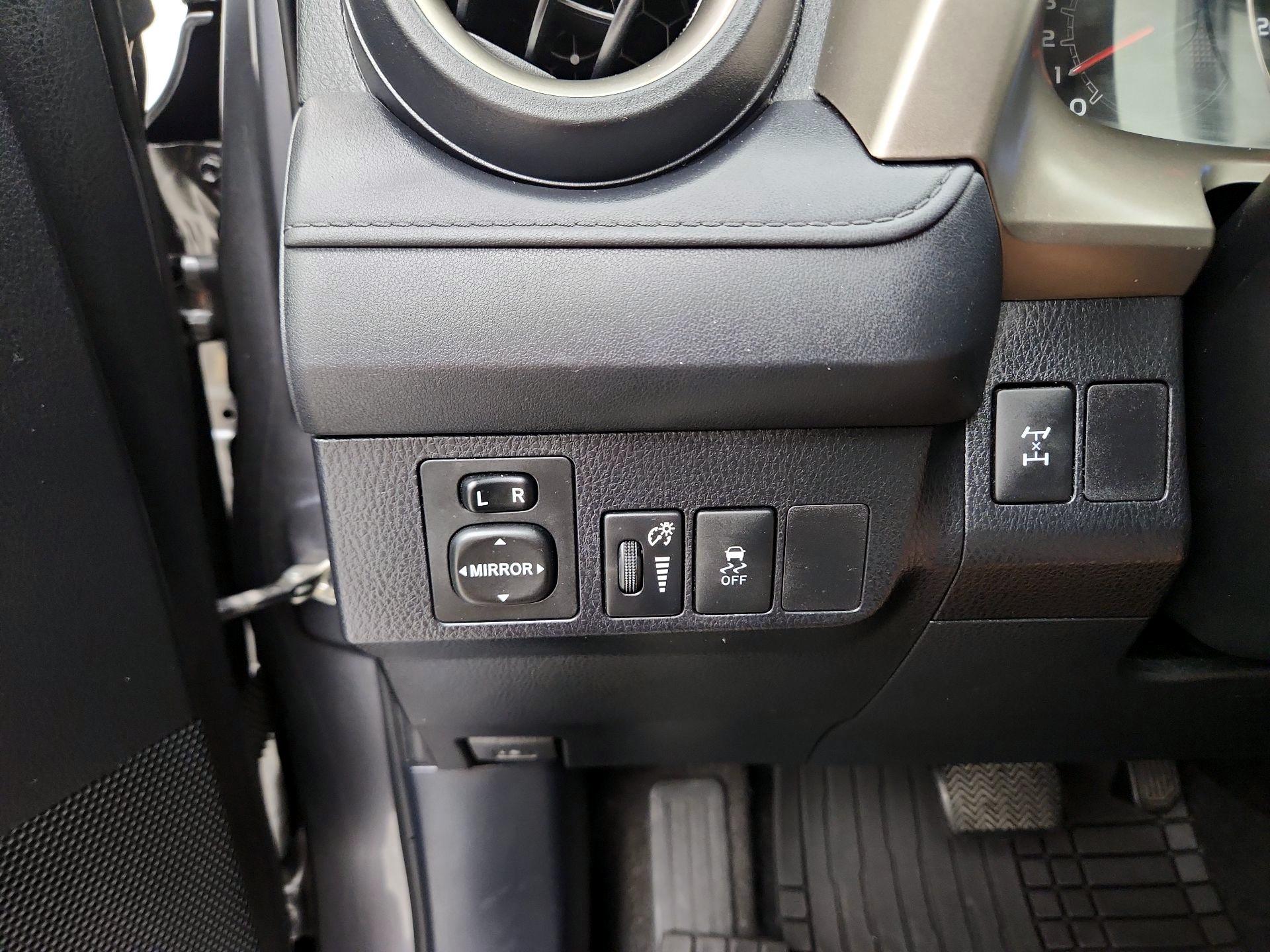 Thumbnail: 2014 Toyota RAV4 - 13