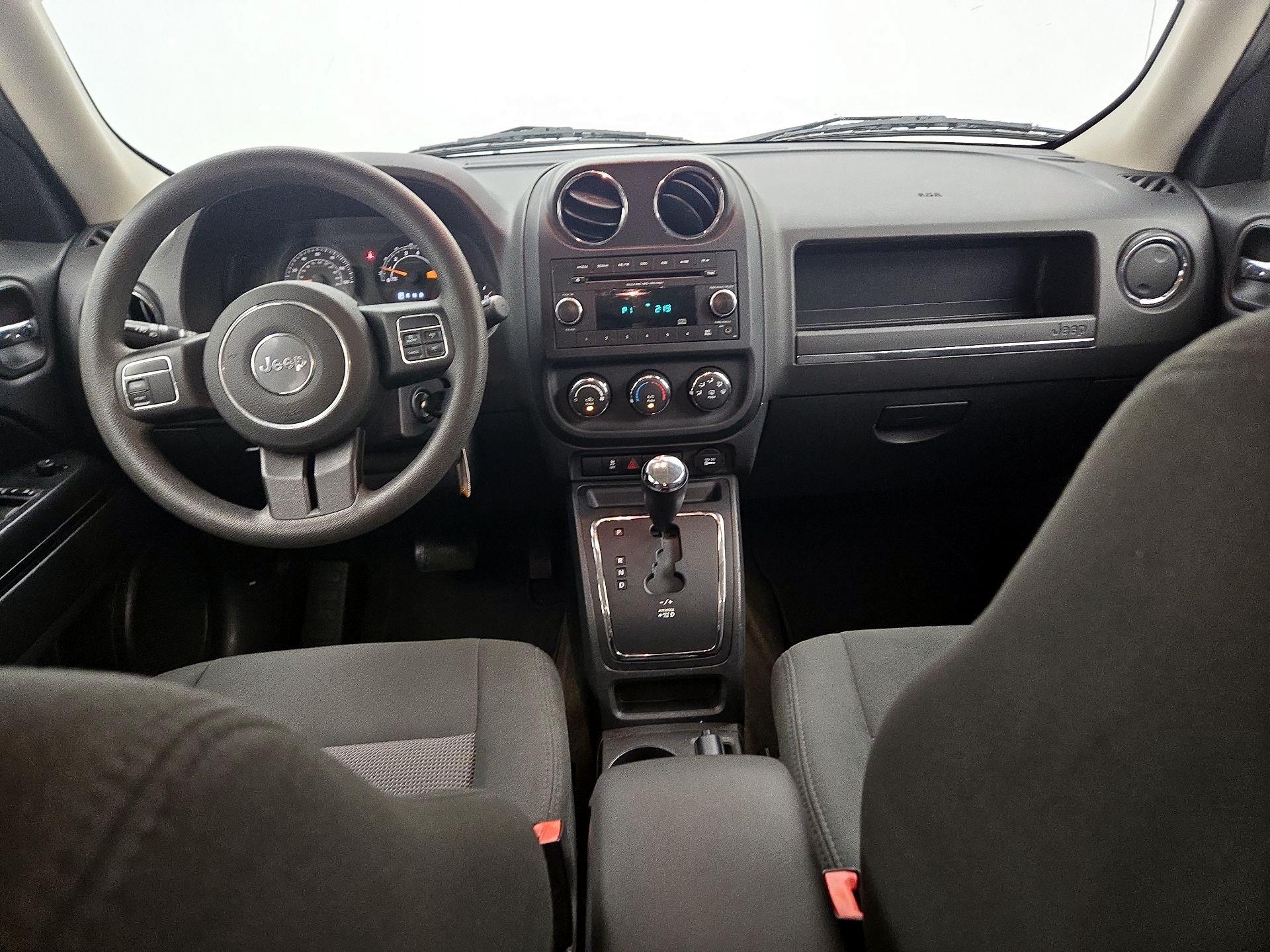 Thumbnail: 2015 Jeep Patriot - 9