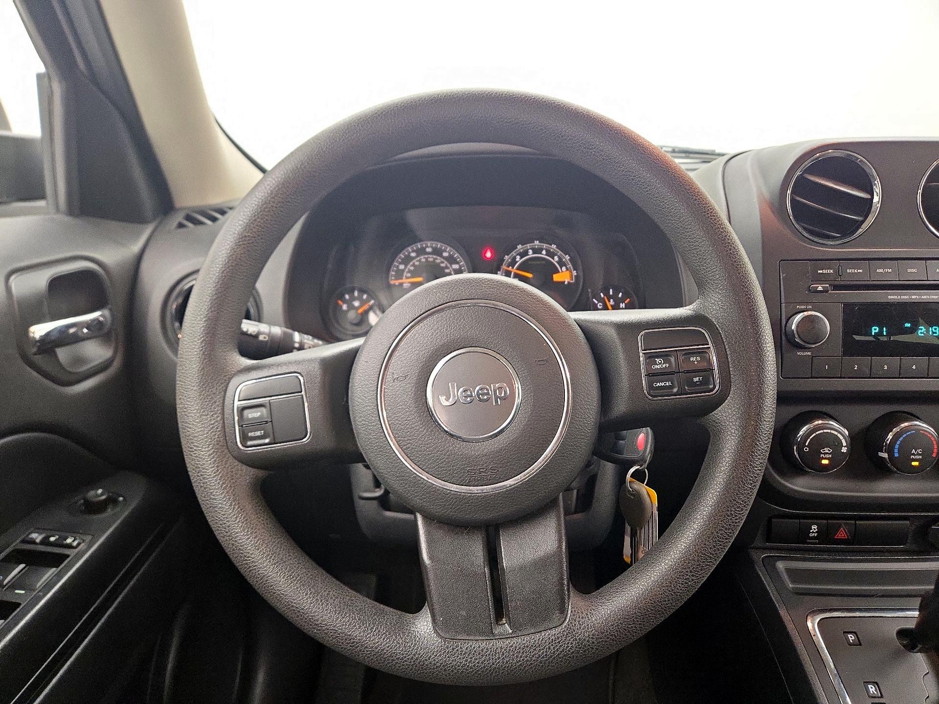 Thumbnail: 2015 Jeep Patriot - 10