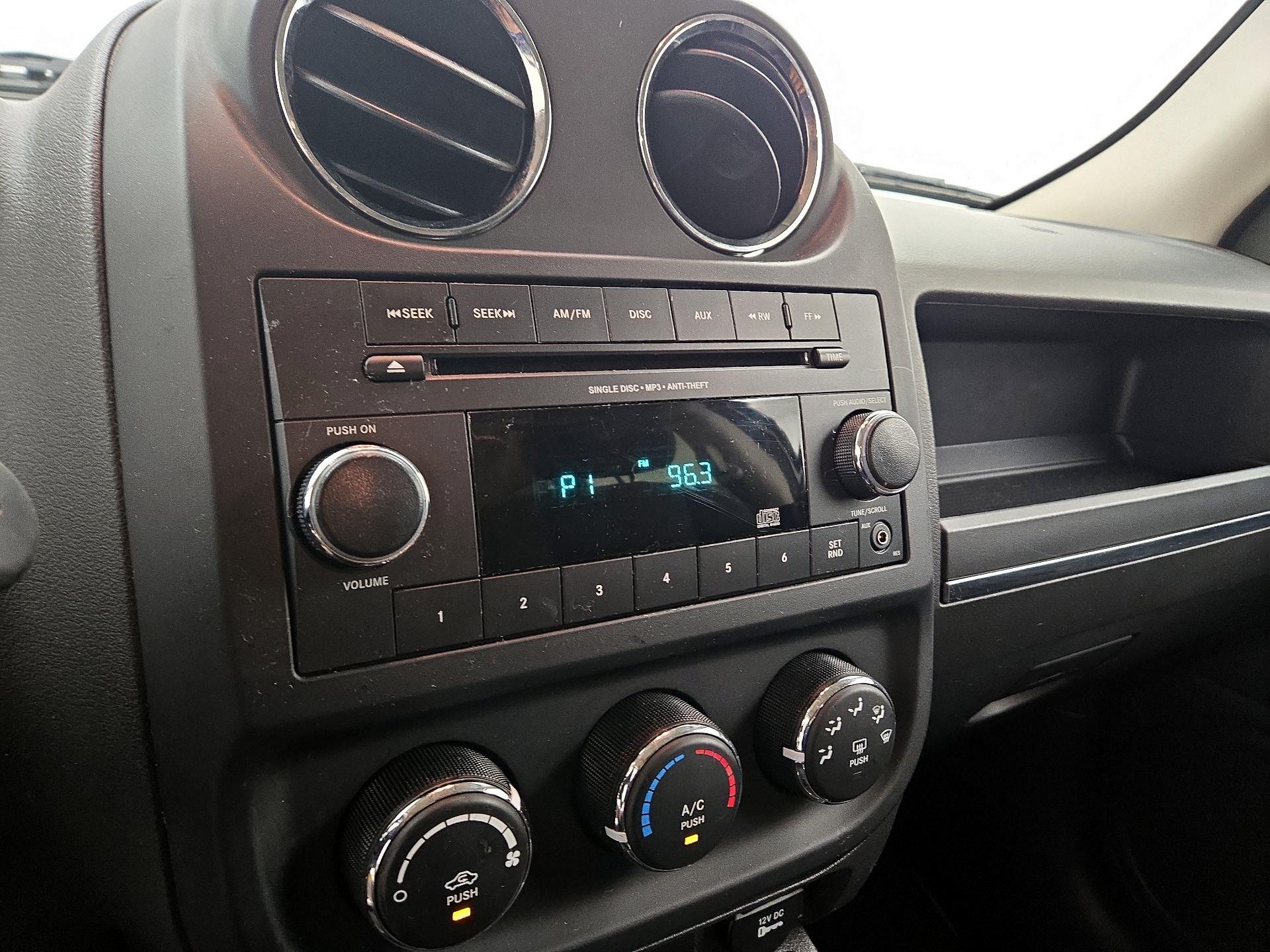 Thumbnail: 2015 Jeep Patriot - 13