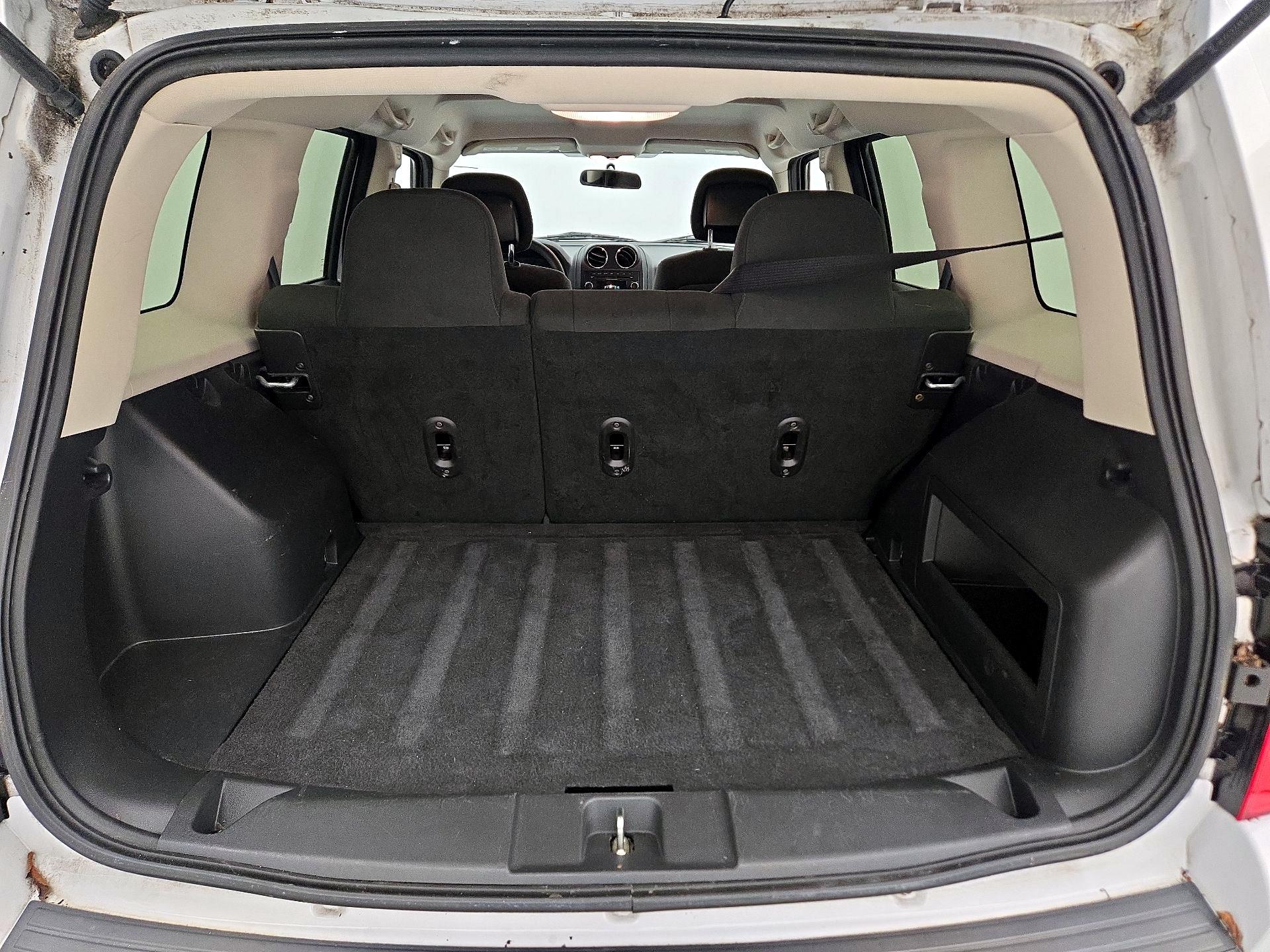 Thumbnail: 2015 Jeep Patriot - 17