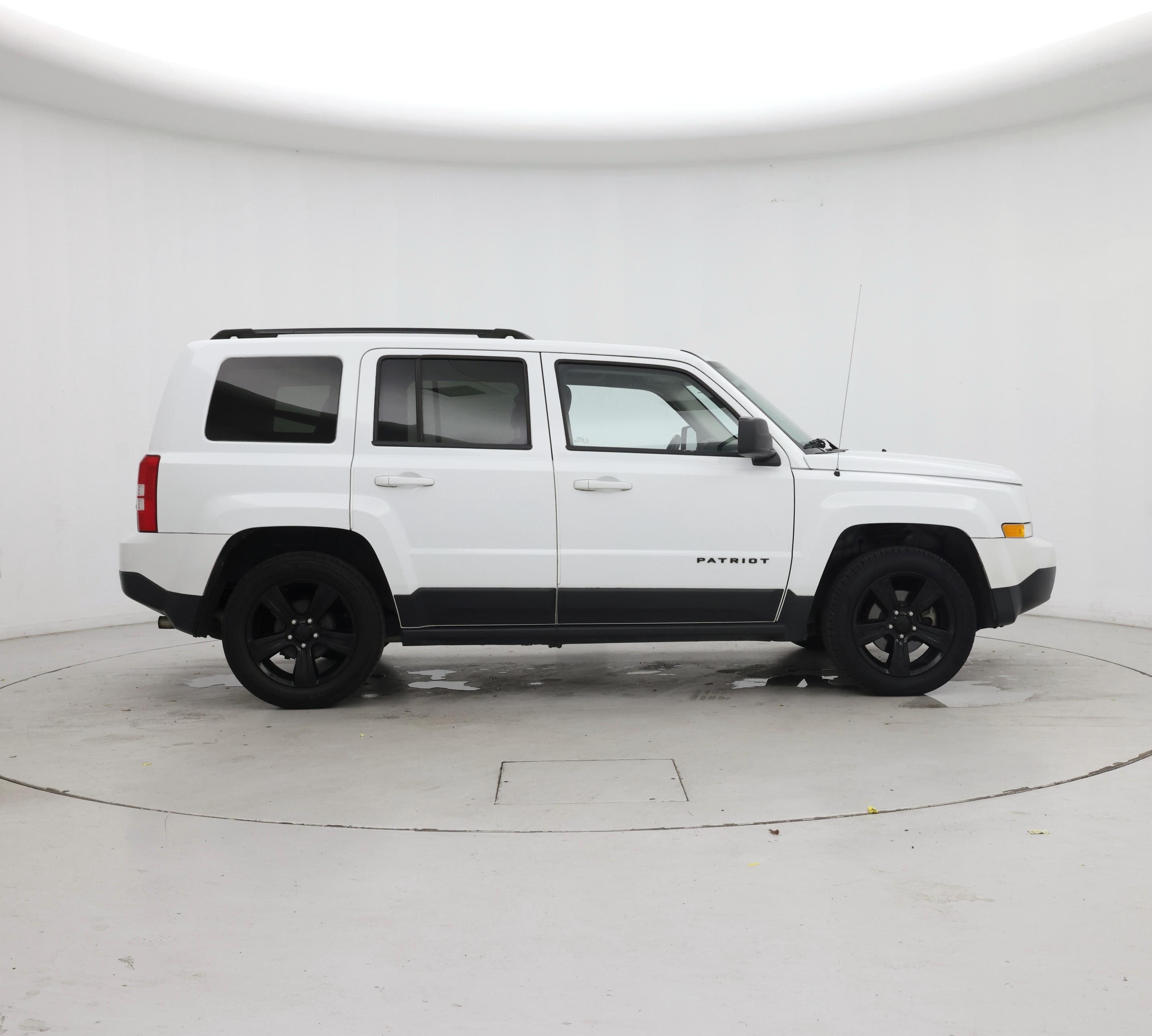 Thumbnail: 2015 Jeep Patriot - 7