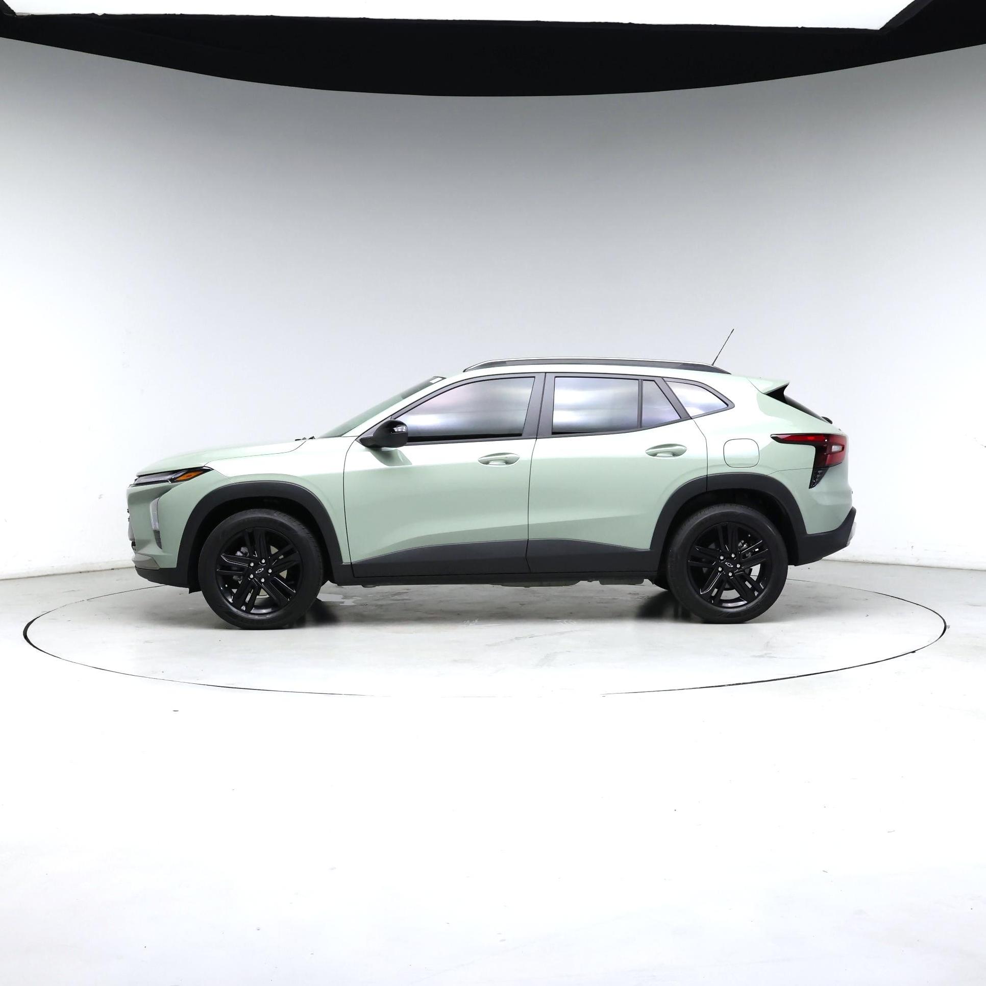Thumbnail: 2025 Chevrolet Trax - 3