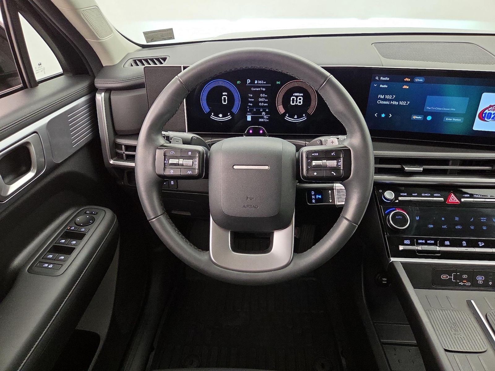 2025 Hyundai Santa Fe SEL - Photo 11