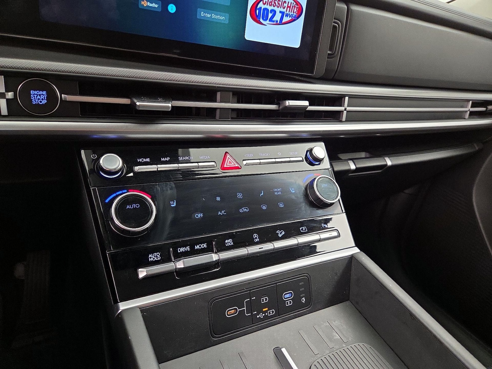 2025 Hyundai Santa Fe SEL - Photo 17