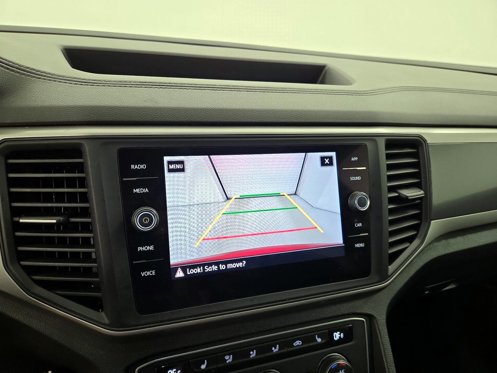 2021 Volkswagen Atlas SE w/Tech R-Line - Photo 15