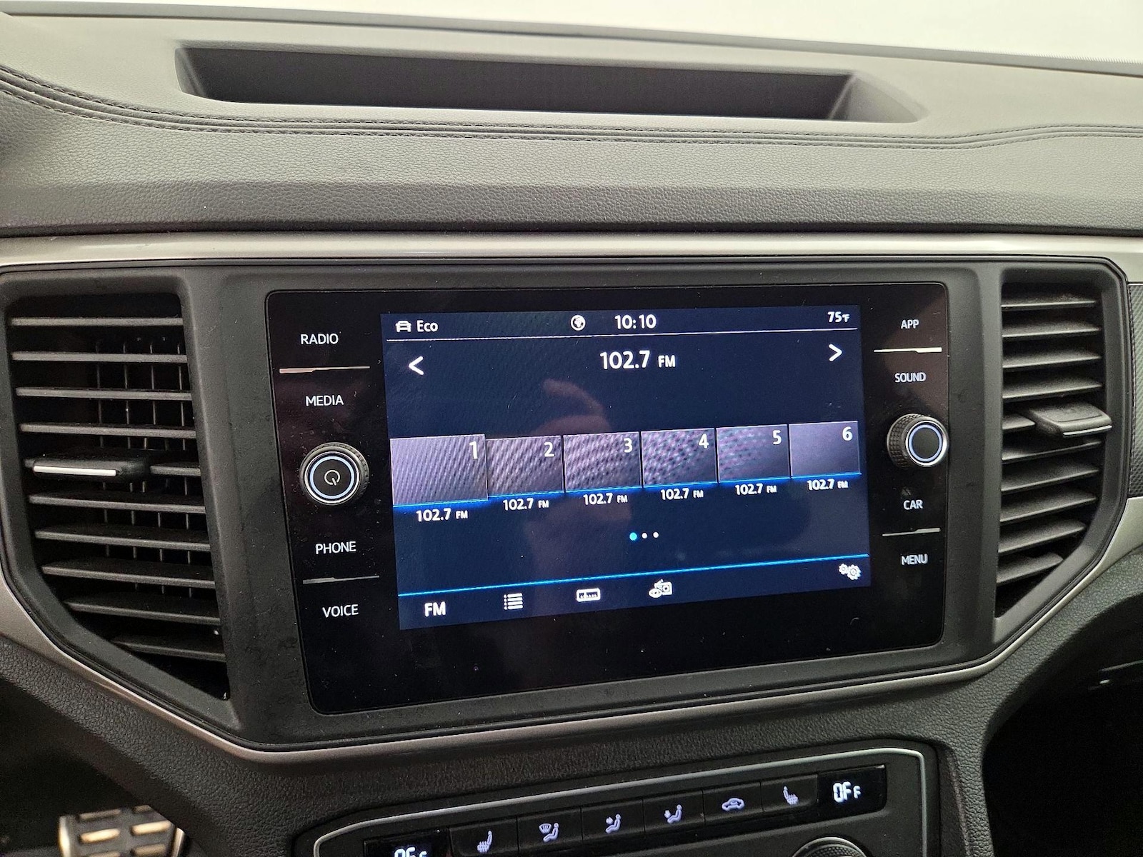 2021 Volkswagen Atlas SE w/Tech R-Line - Photo 16