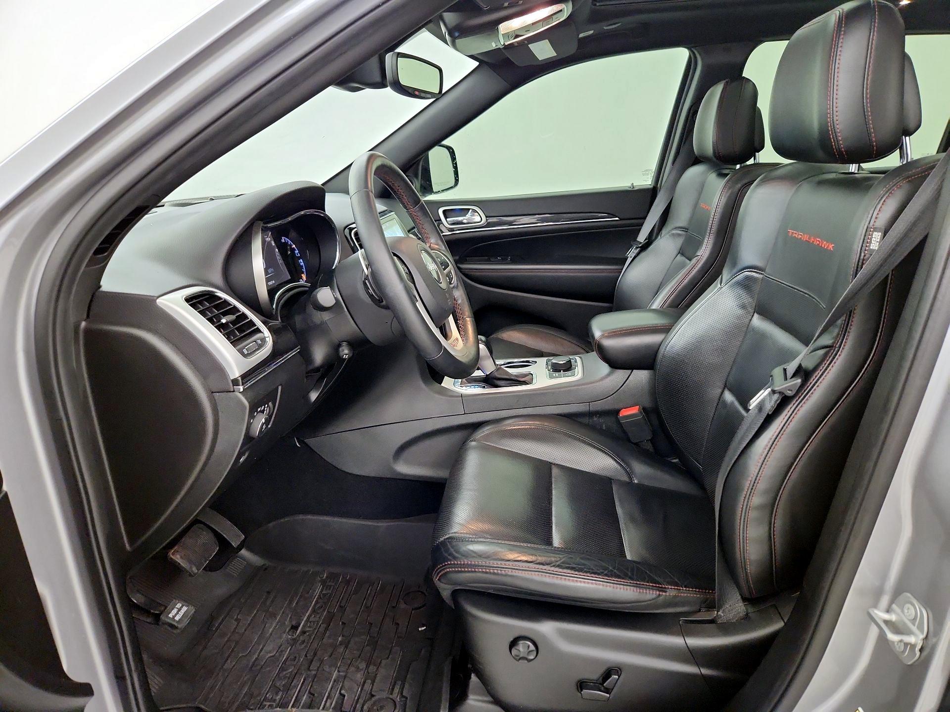 Thumbnail: 2020 Jeep Grand Cherokee - 11