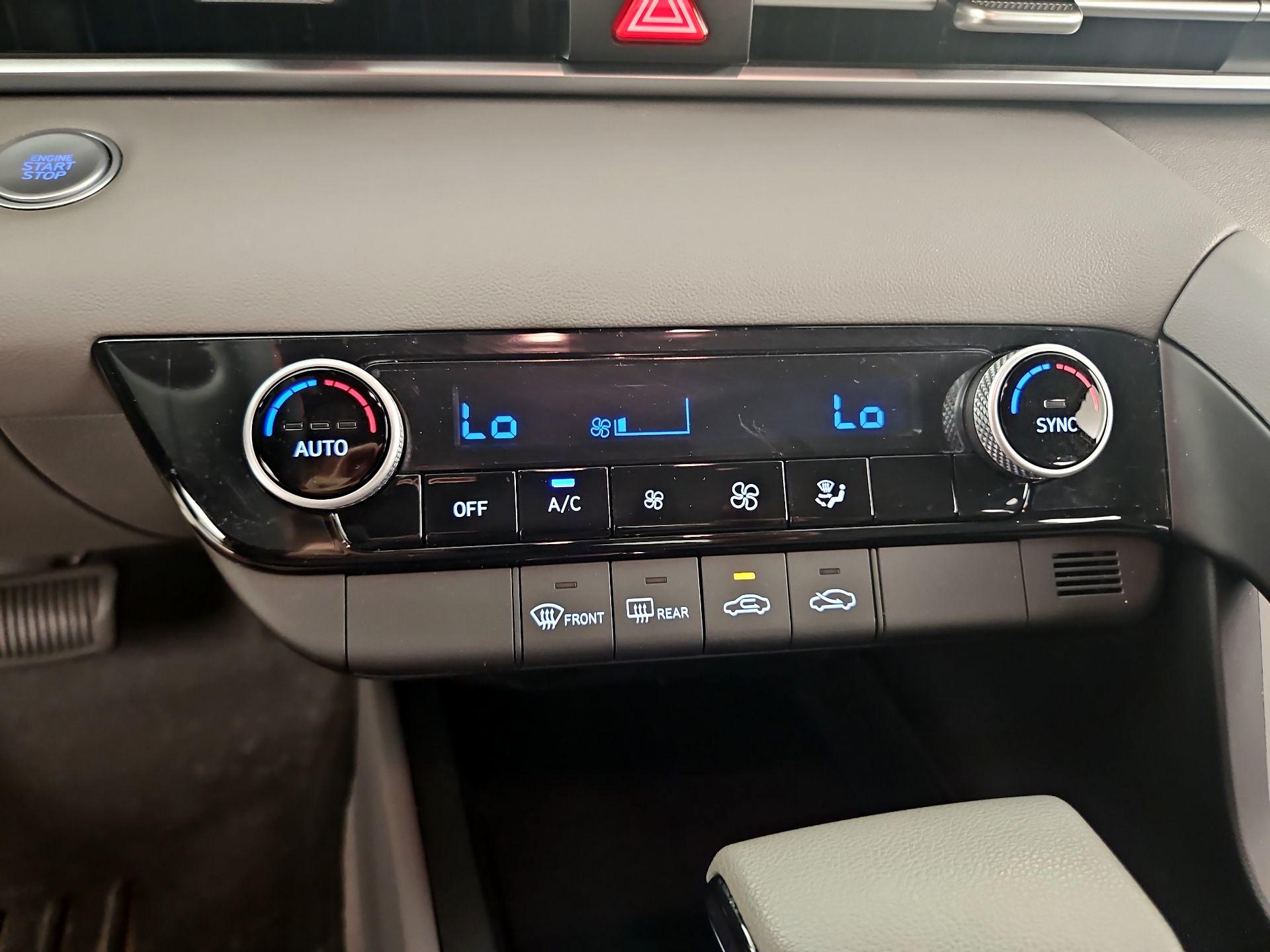 Thumbnail: 2023 Hyundai Elantra - 16