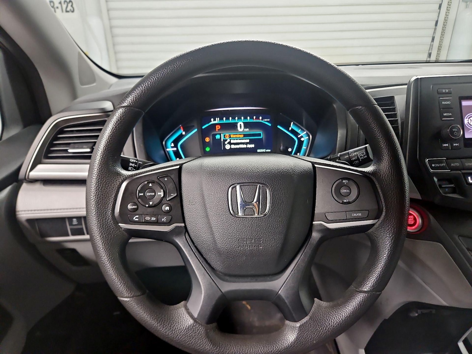 2018 Honda Odyssey LX - Photo 11