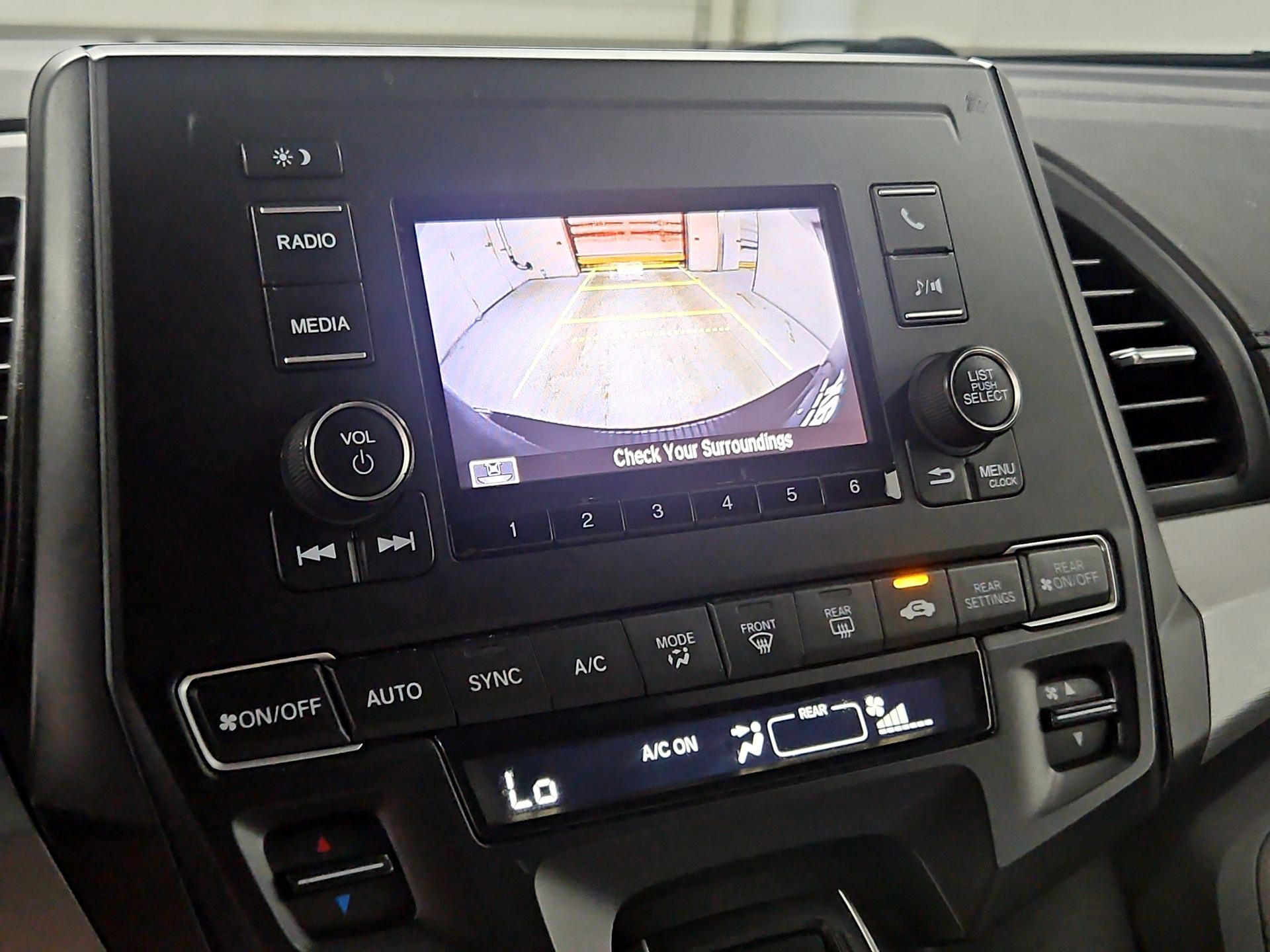Thumbnail: 2018 Honda Odyssey - 14