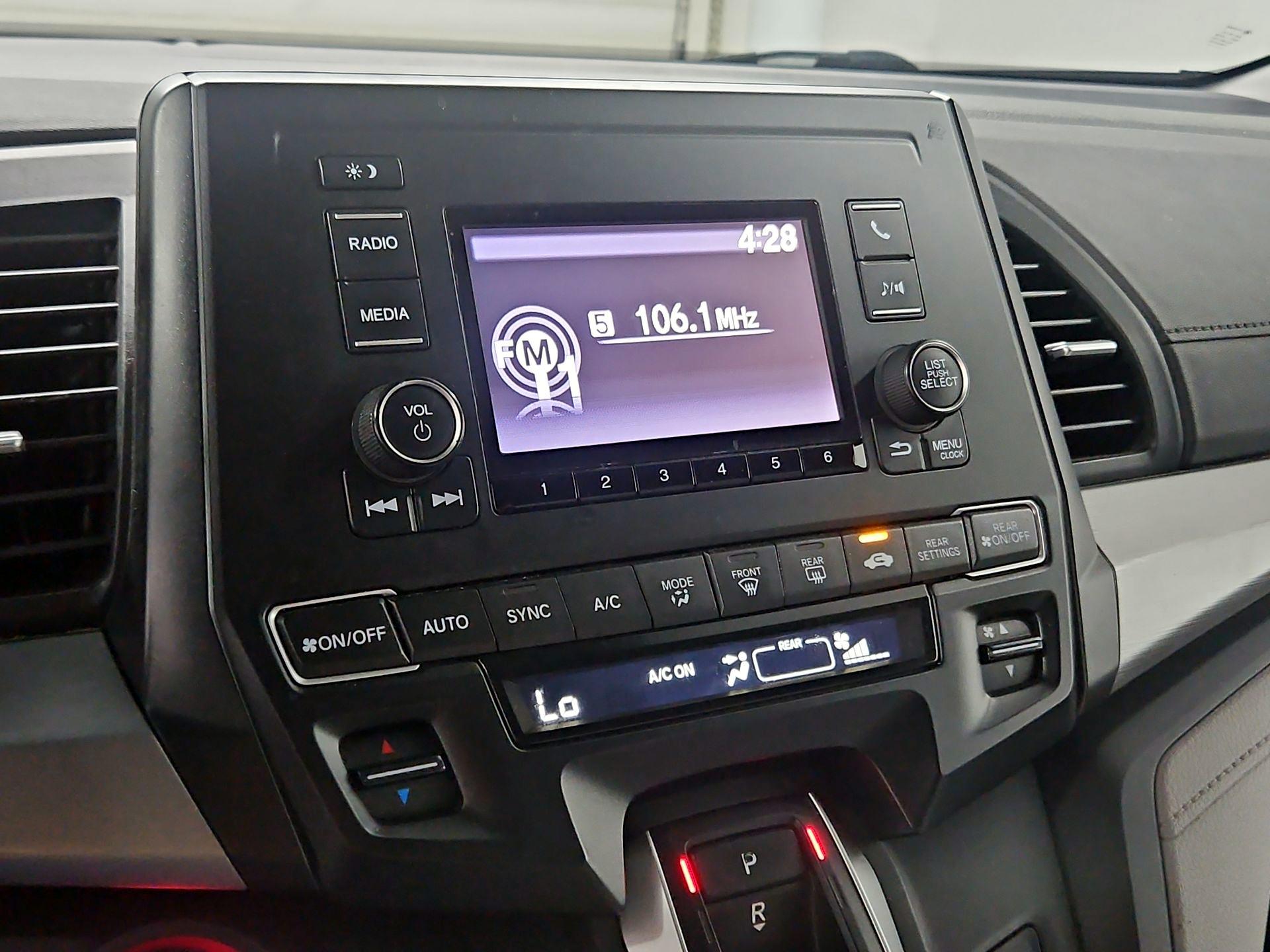 Thumbnail: 2018 Honda Odyssey - 15