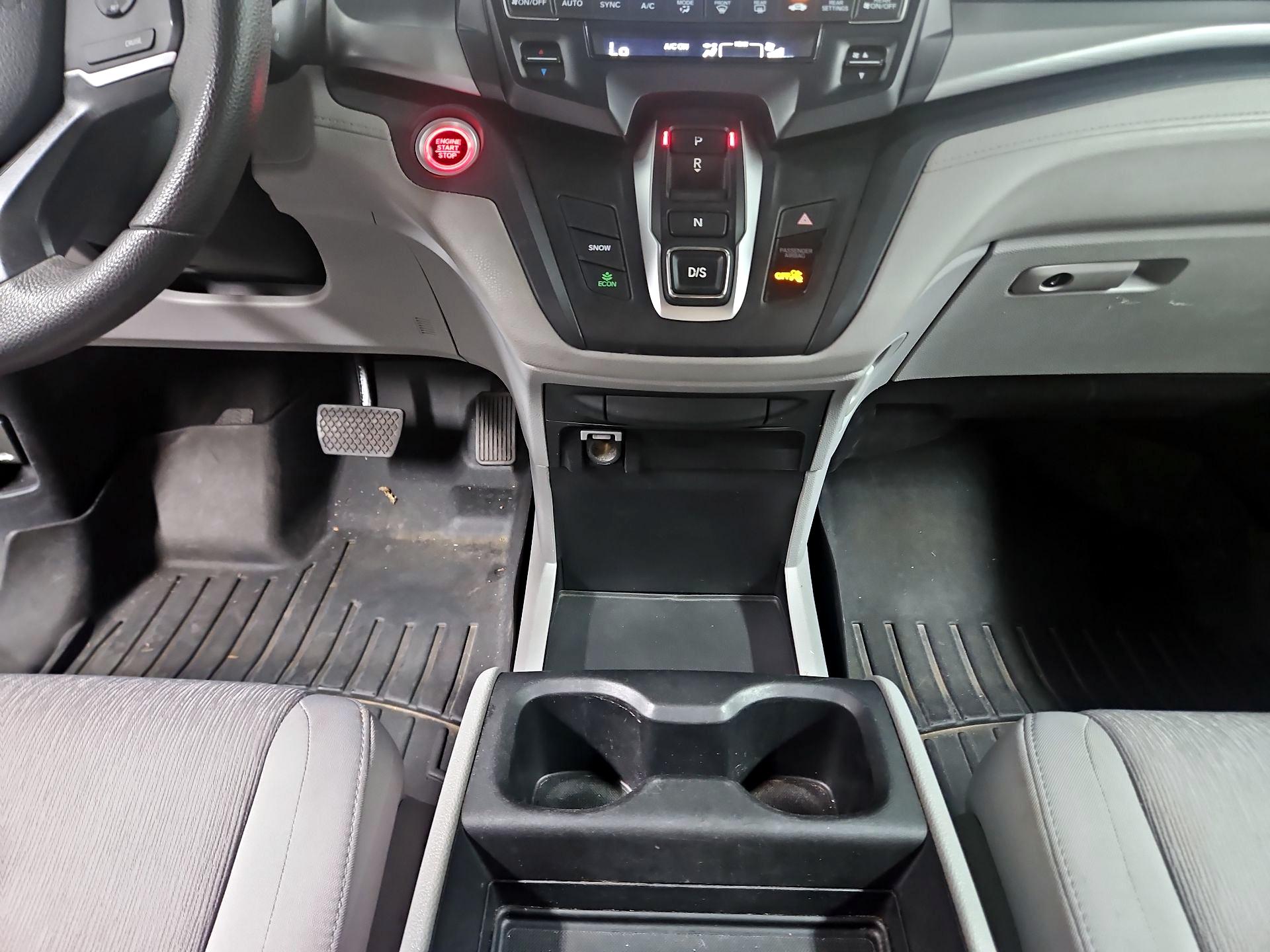 Thumbnail: 2018 Honda Odyssey - 17