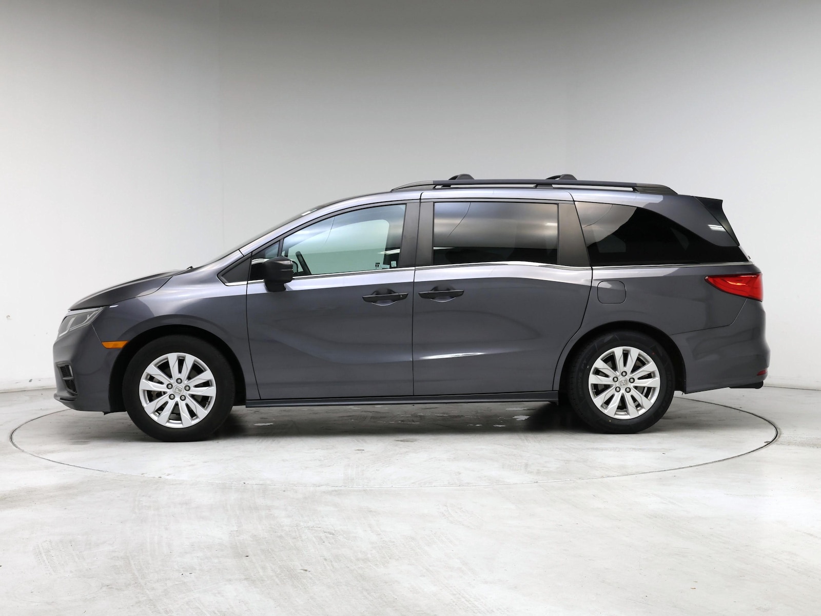 2018 Honda Odyssey LX - Photo 4