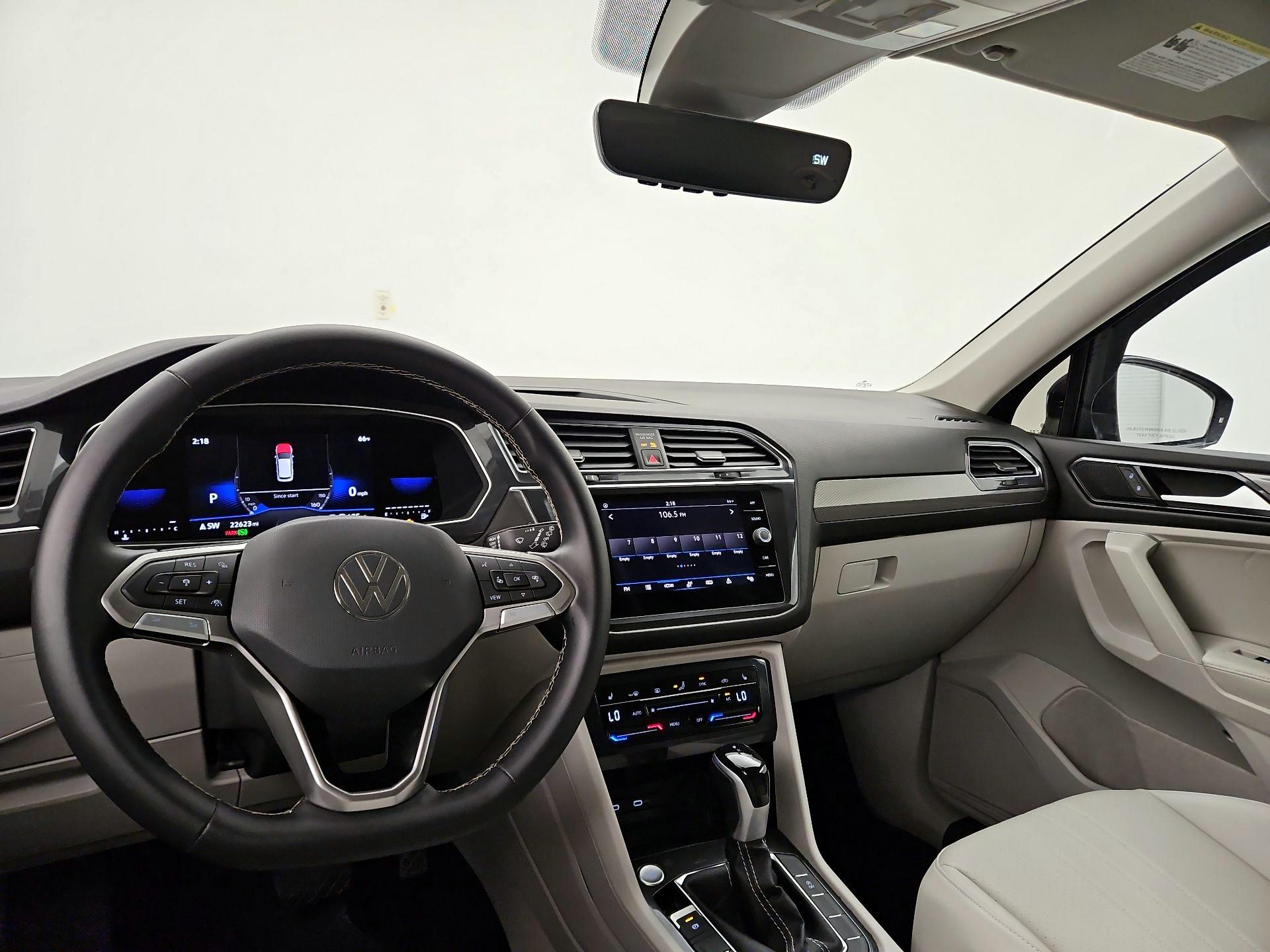 Thumbnail: 2023 Volkswagen Tiguan - 10