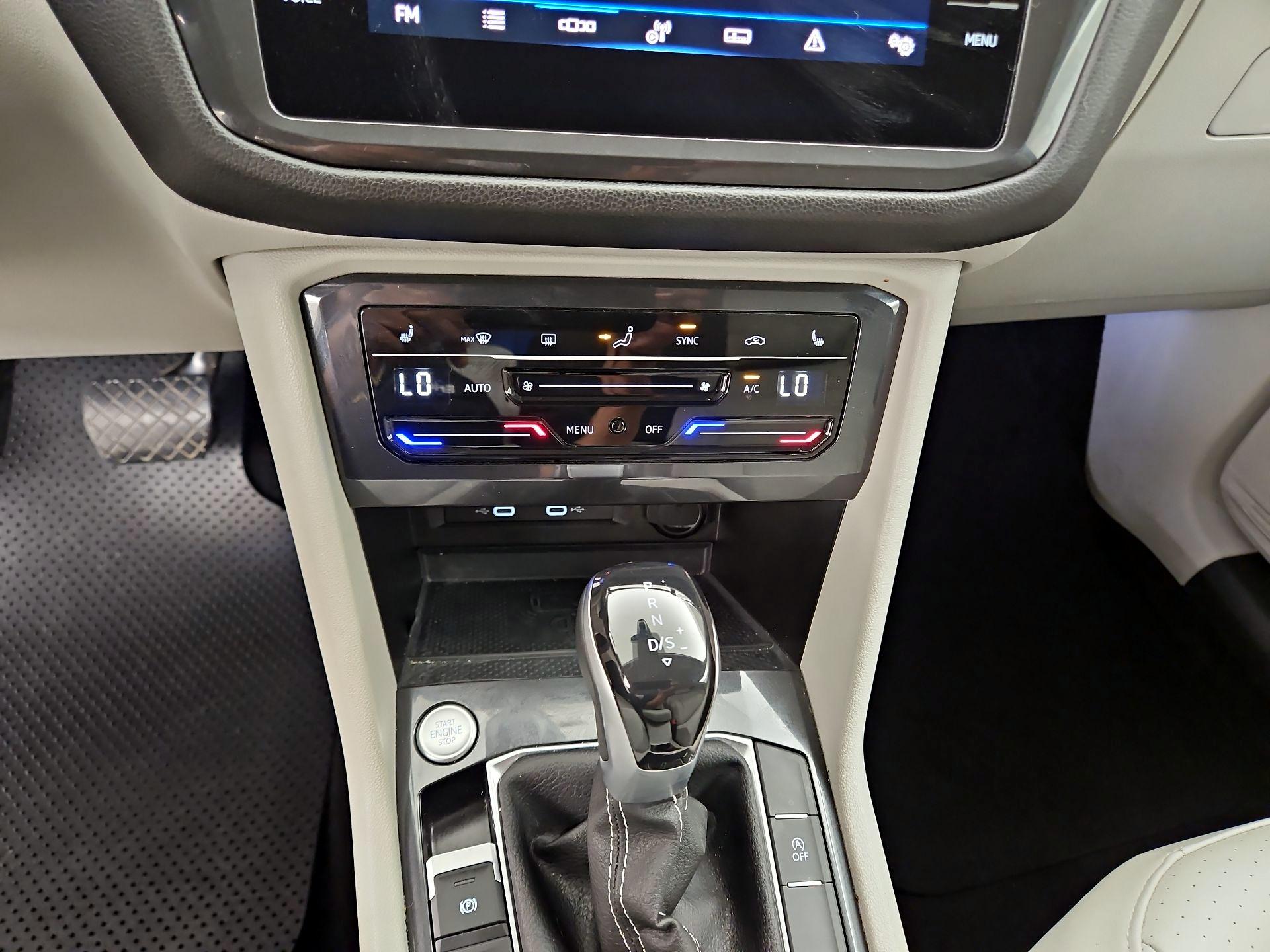 Thumbnail: 2023 Volkswagen Tiguan - 16