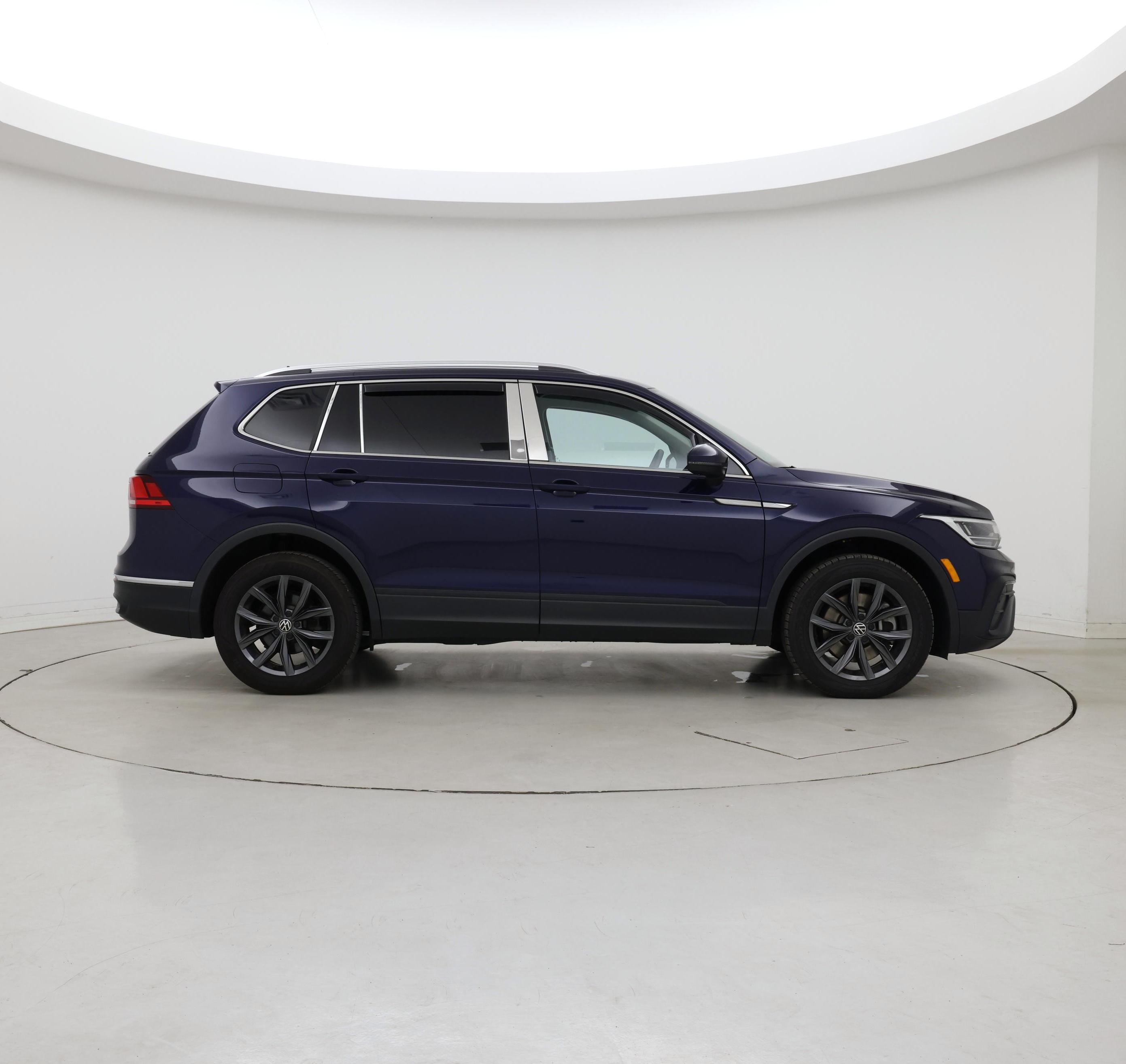 Thumbnail: 2023 Volkswagen Tiguan - 7